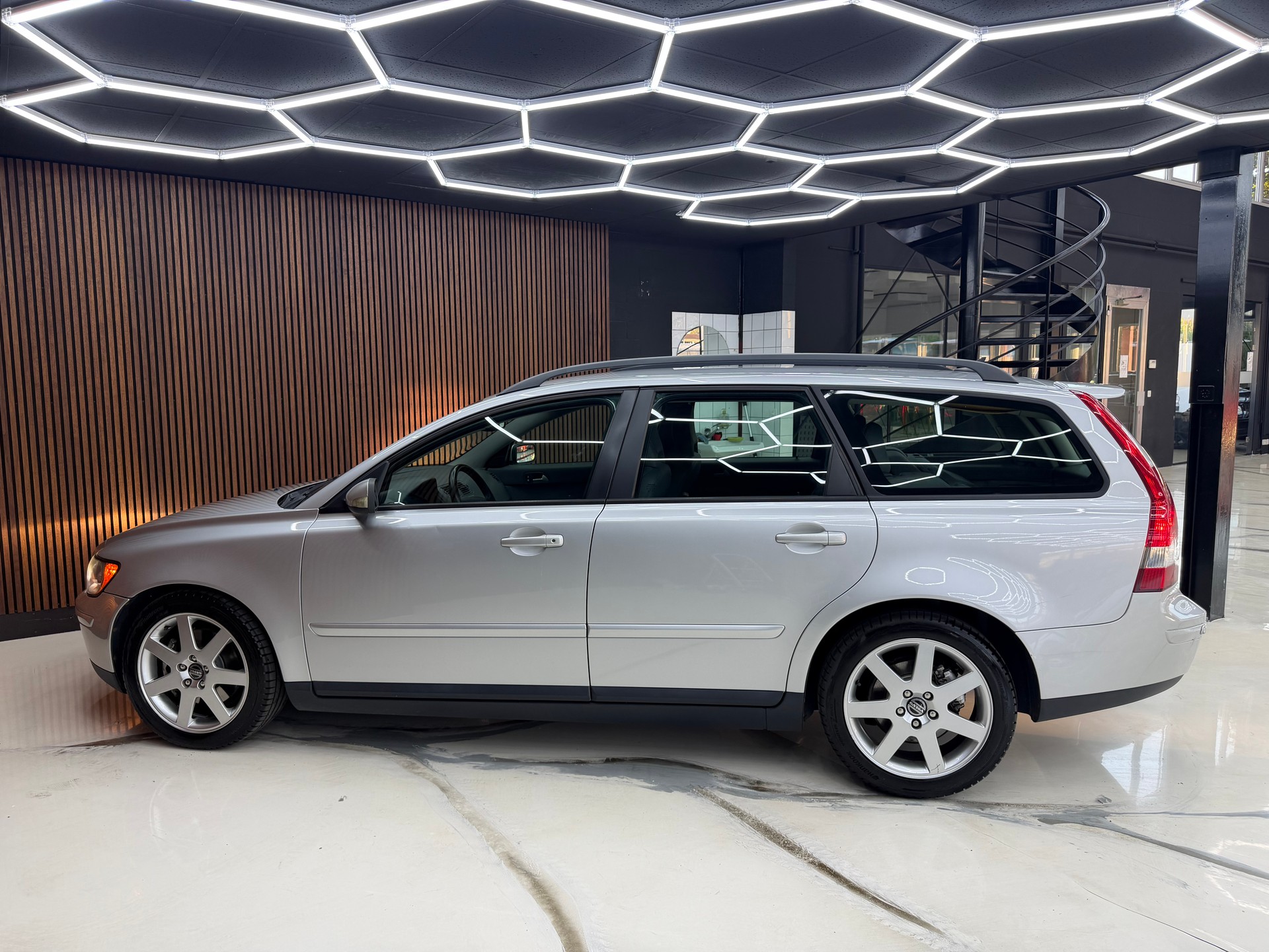VOLVO V50 2.4I Momentum-image-9