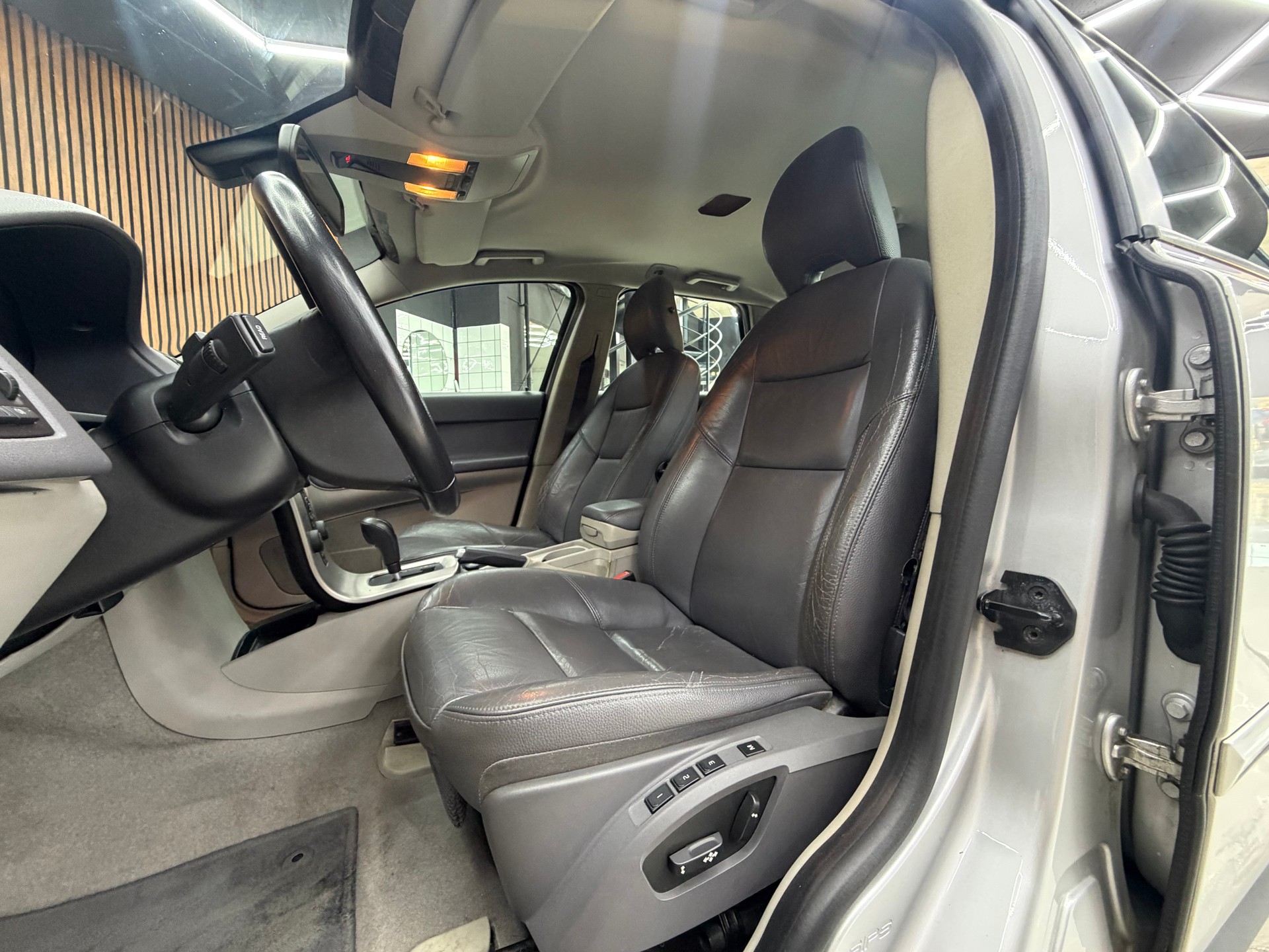 VOLVO V50 2.4I Momentum-image-10