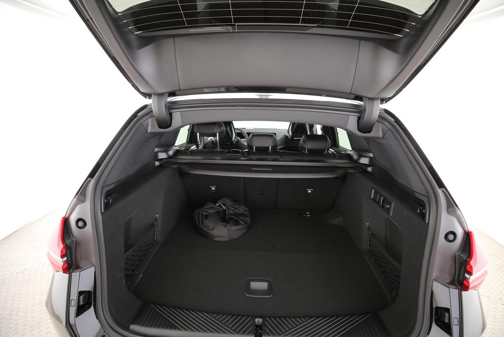 BMW X3 30e xDrive-image-17