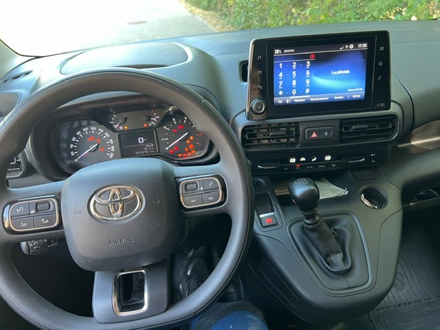 TOYOTA Proace City Verso 1.2 Combi Medium-image-9