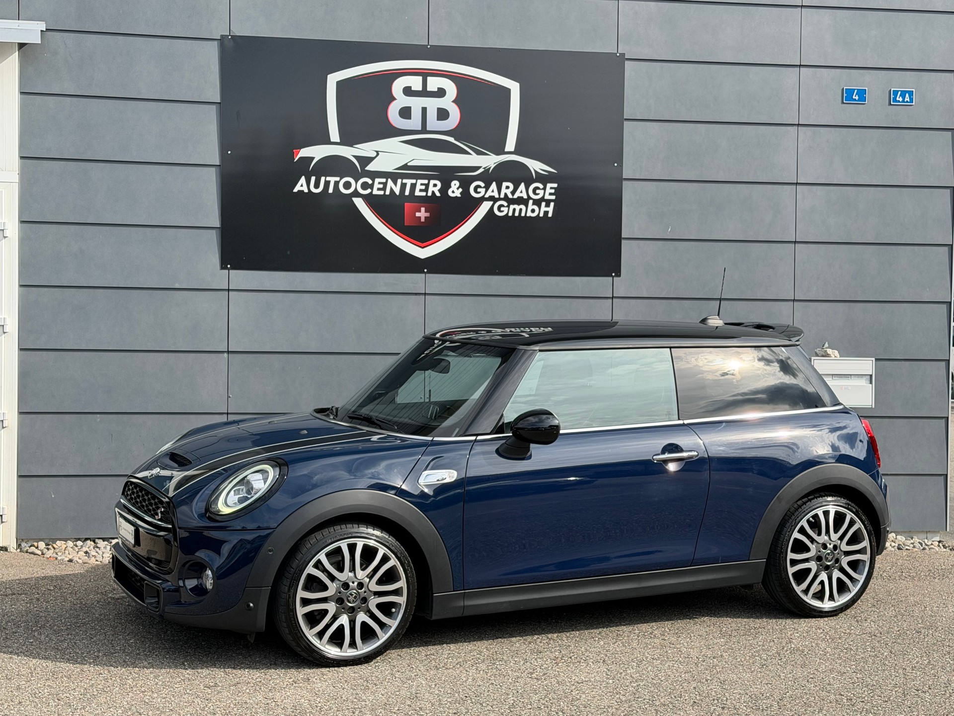 MINI Cooper S Steptronic DKG-showroom-element-3