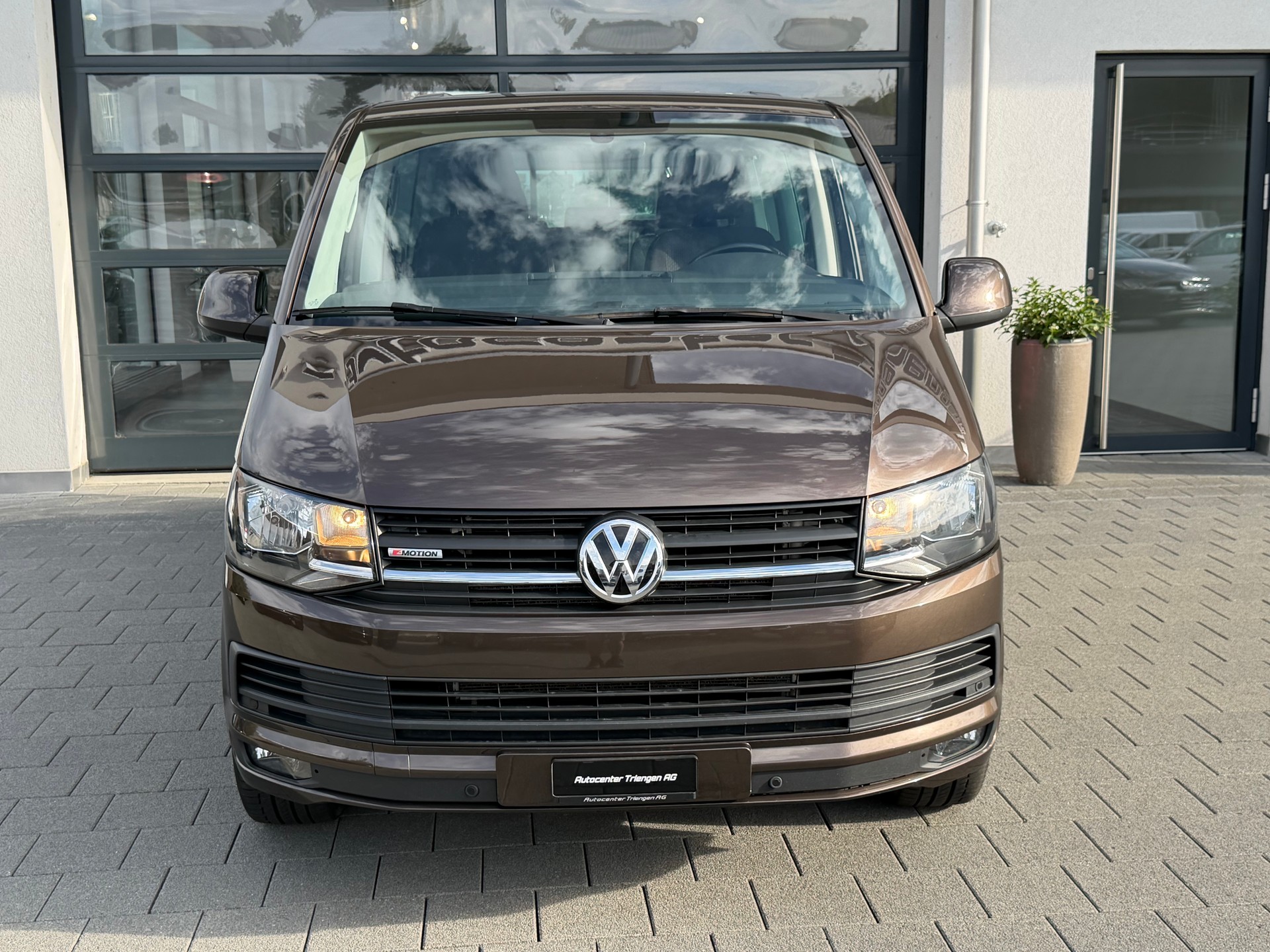 VW T6 Multivan 2.0 TDI Trendline 4Motion-image-2