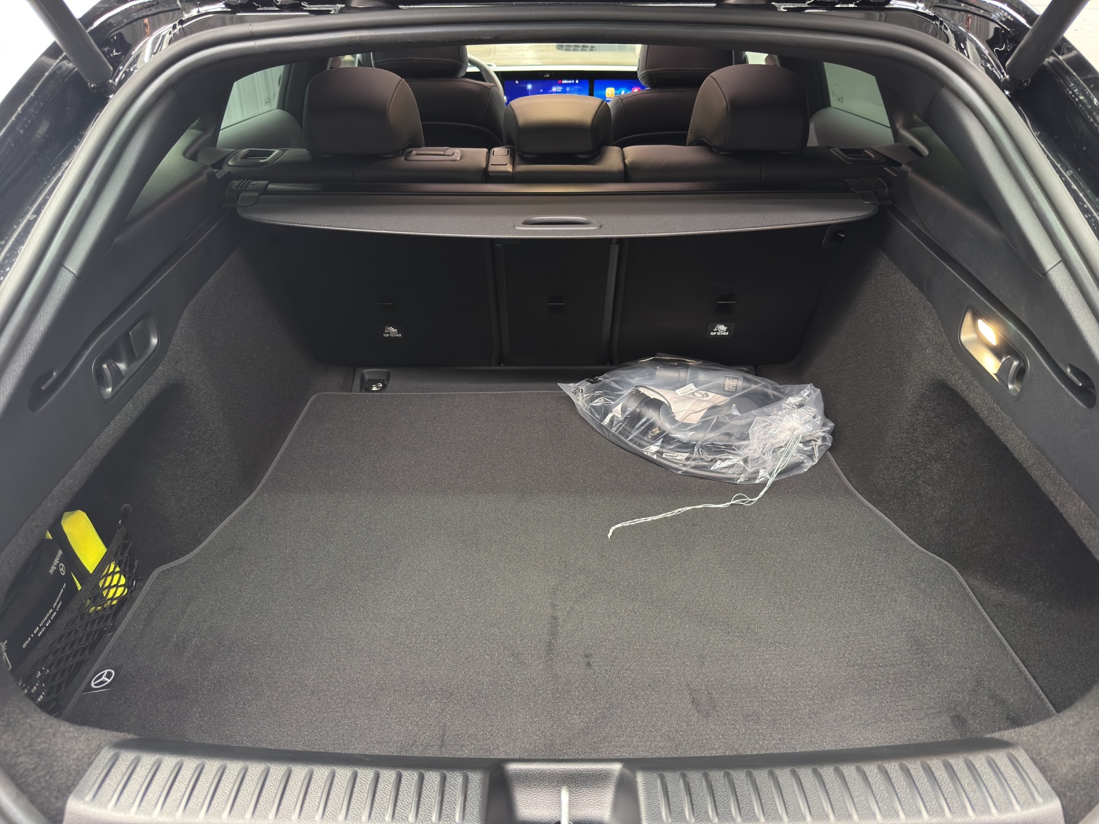 MERCEDES-BENZ CLA 350 4Matic Shooting Brake with EQ Hybrid-image-10