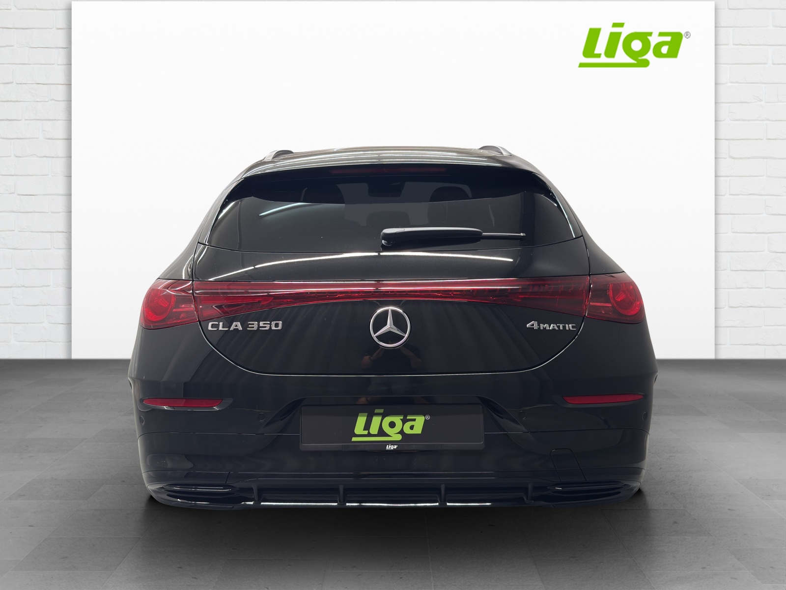 MERCEDES-BENZ CLA 350 4Matic Shooting Brake with EQ Hybrid-image-4