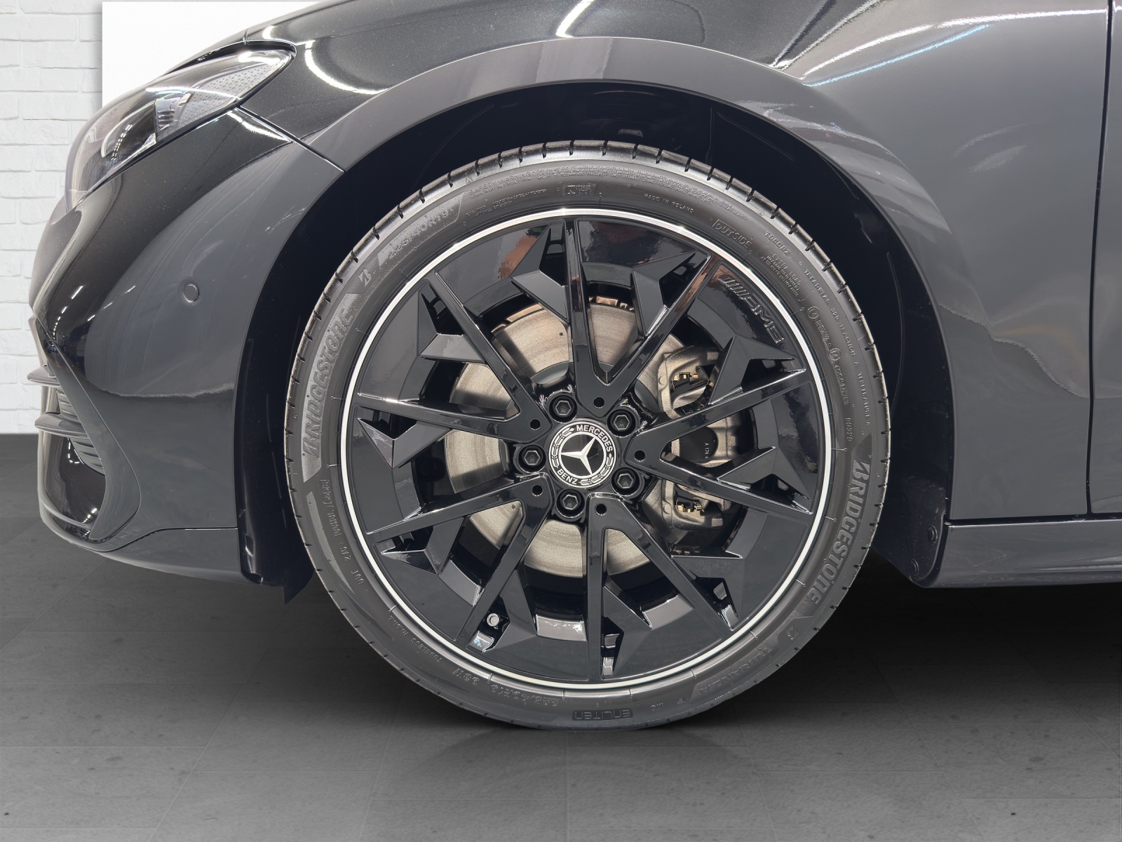 MERCEDES-BENZ CLA 350 4Matic Shooting Brake with EQ Hybrid-image-5