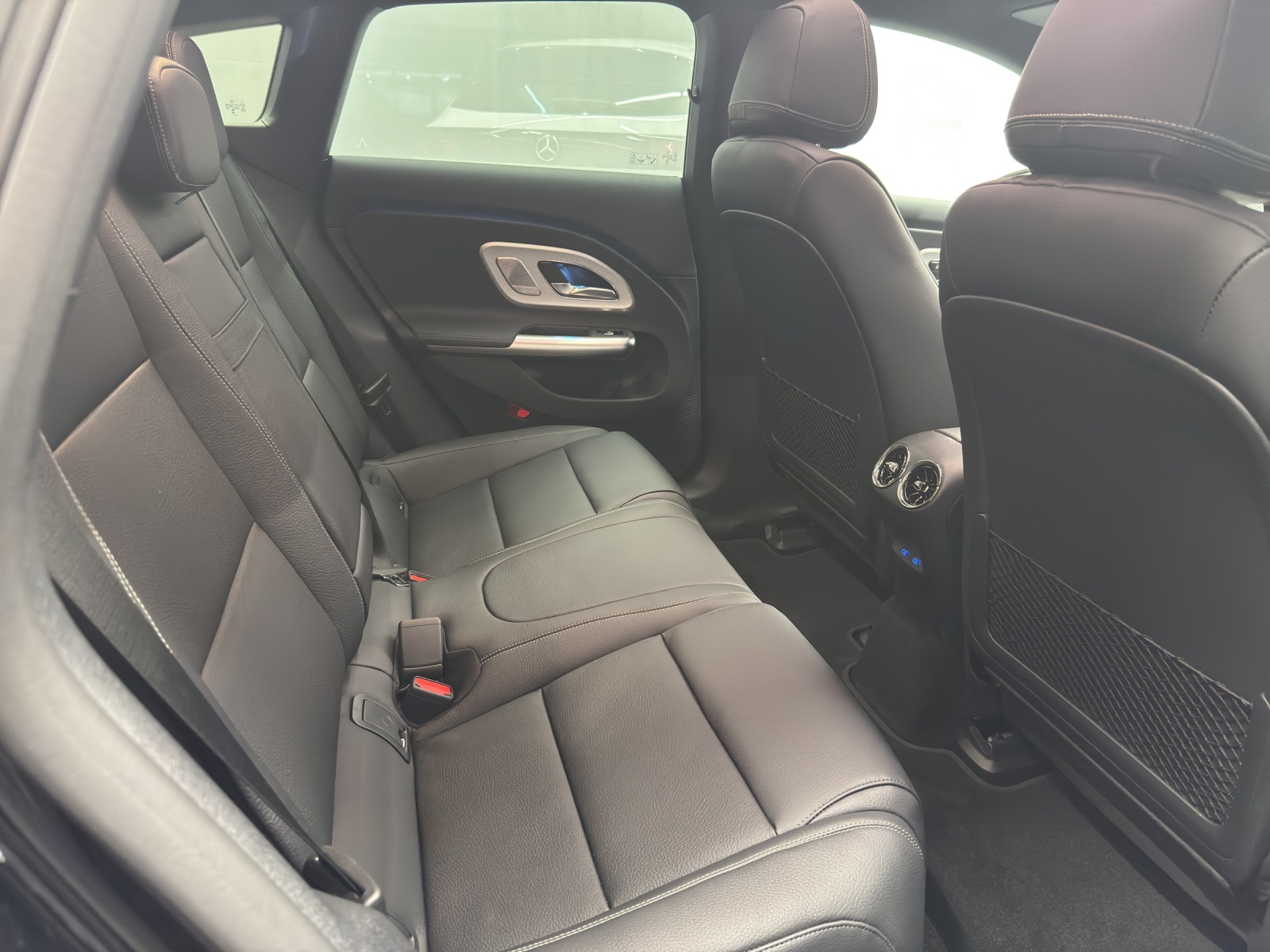 MERCEDES-BENZ CLA 350 4Matic Shooting Brake with EQ Hybrid-image-9