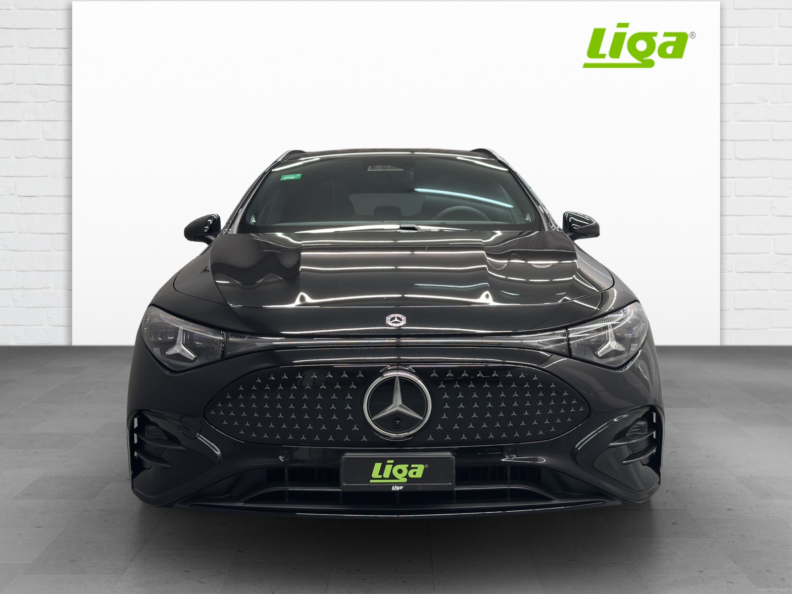 MERCEDES-BENZ CLA 350 4Matic Shooting Brake with EQ Hybrid-image-1