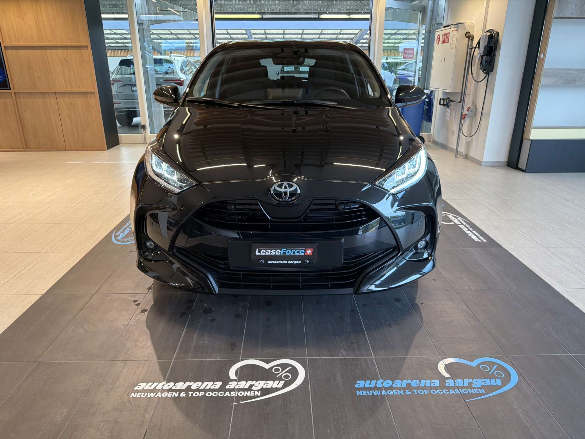 TOYOTA Yaris 1.5 Active Plus+ e-CVT Automat-image-10
