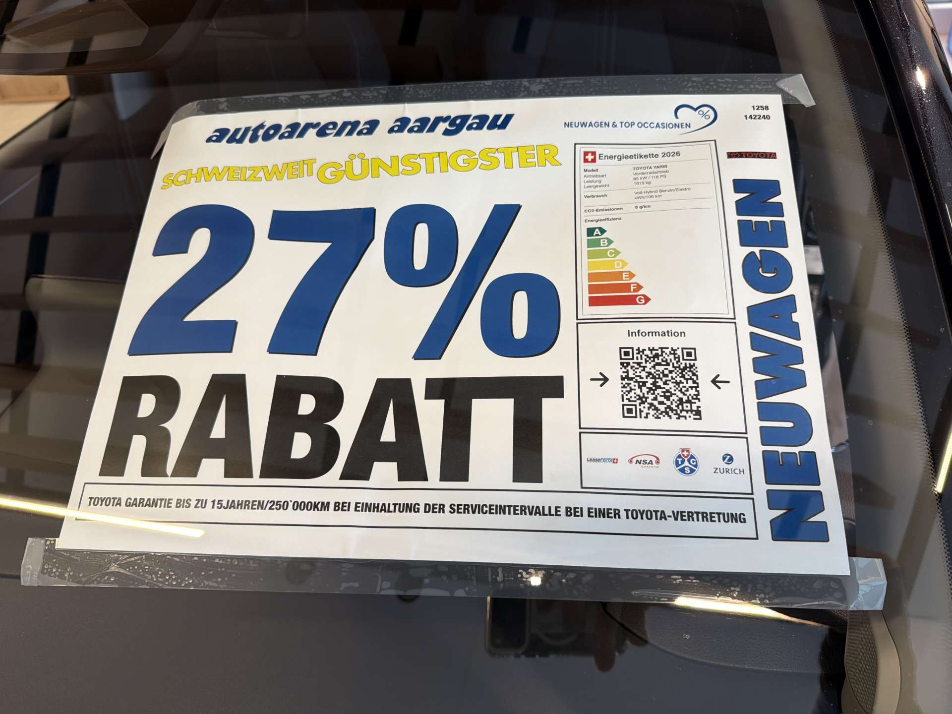 TOYOTA Yaris 1.5 Active Plus+ e-CVT Automat-image-3