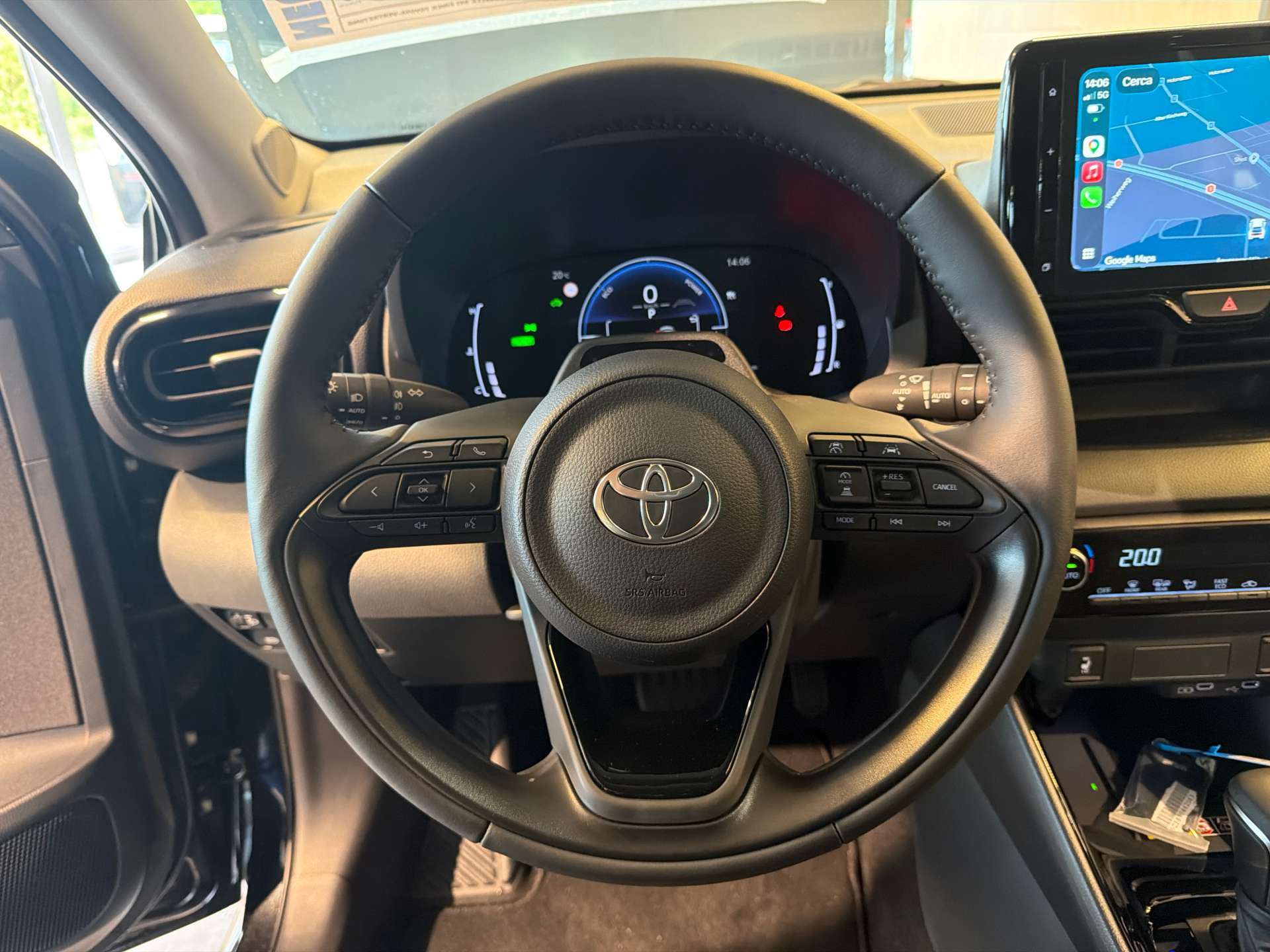 TOYOTA Yaris 1.5 Active Plus+ e-CVT Automat-image-15
