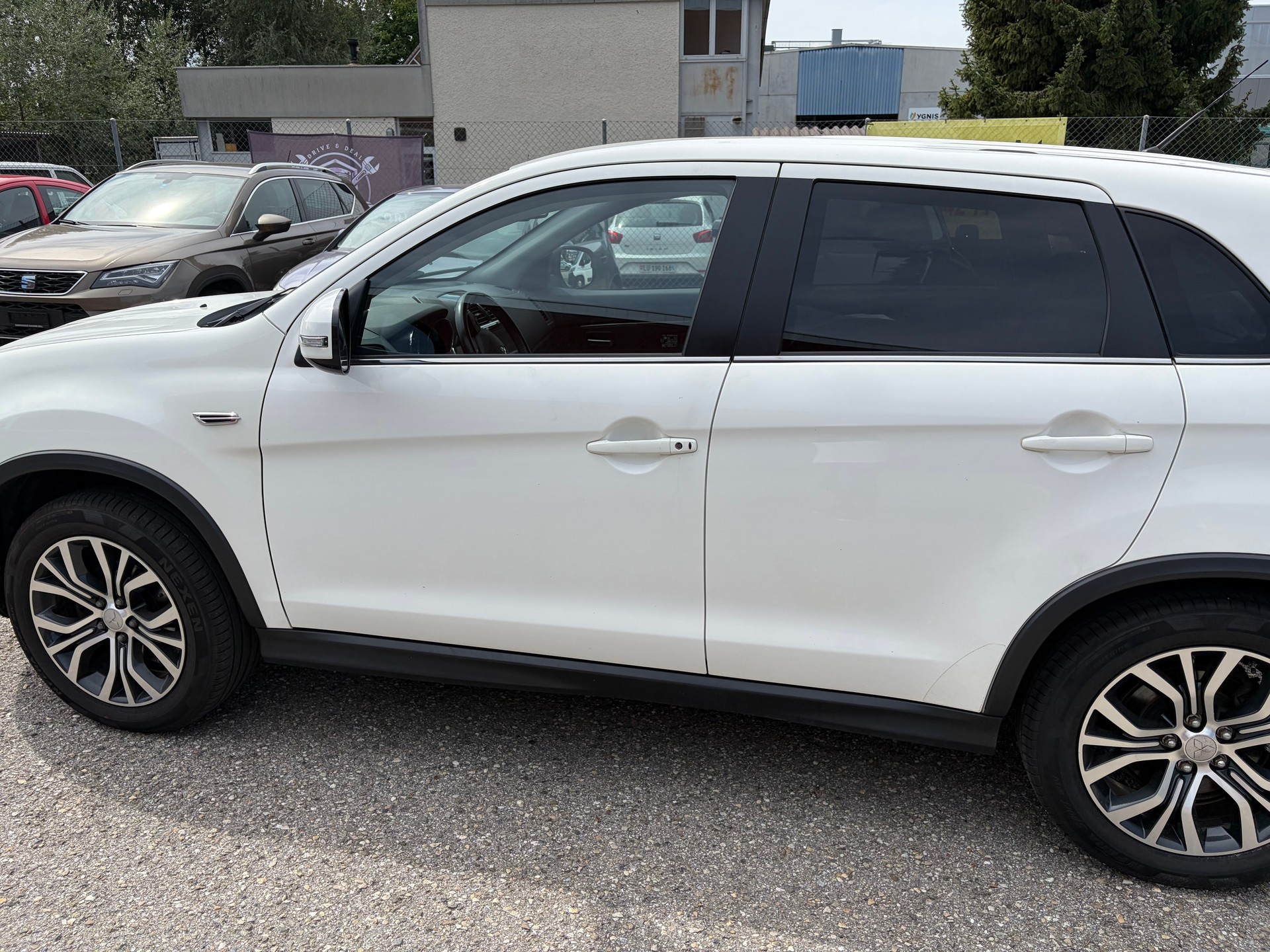 MITSUBISHI ASX 2.2 DID Diamond 4WD Automatic-image-6