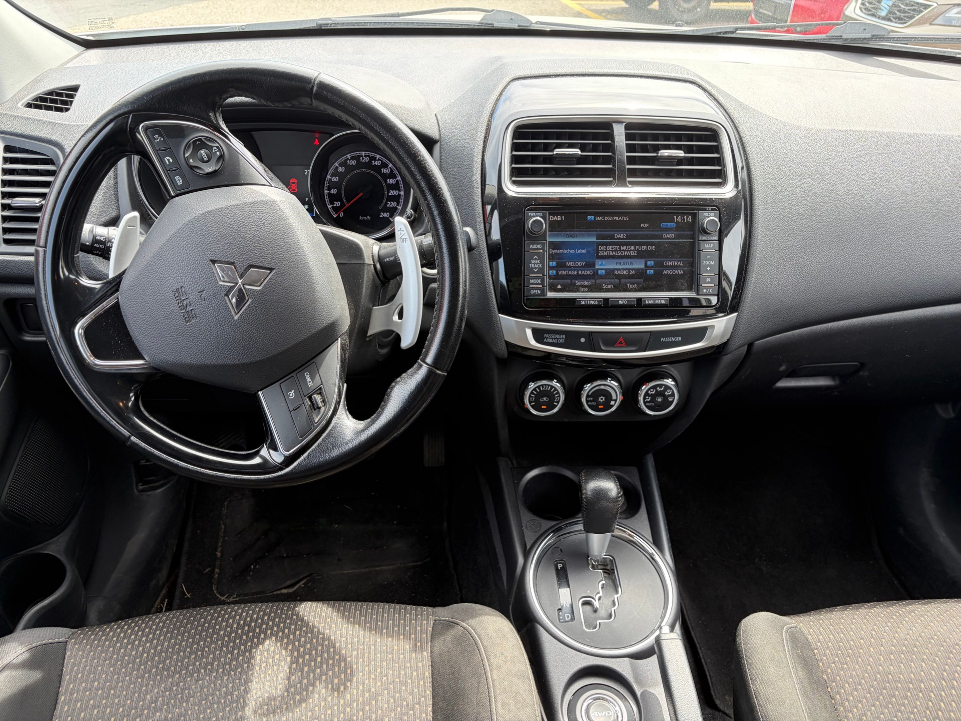 MITSUBISHI ASX 2.2 DID Diamond 4WD Automatic-image-8
