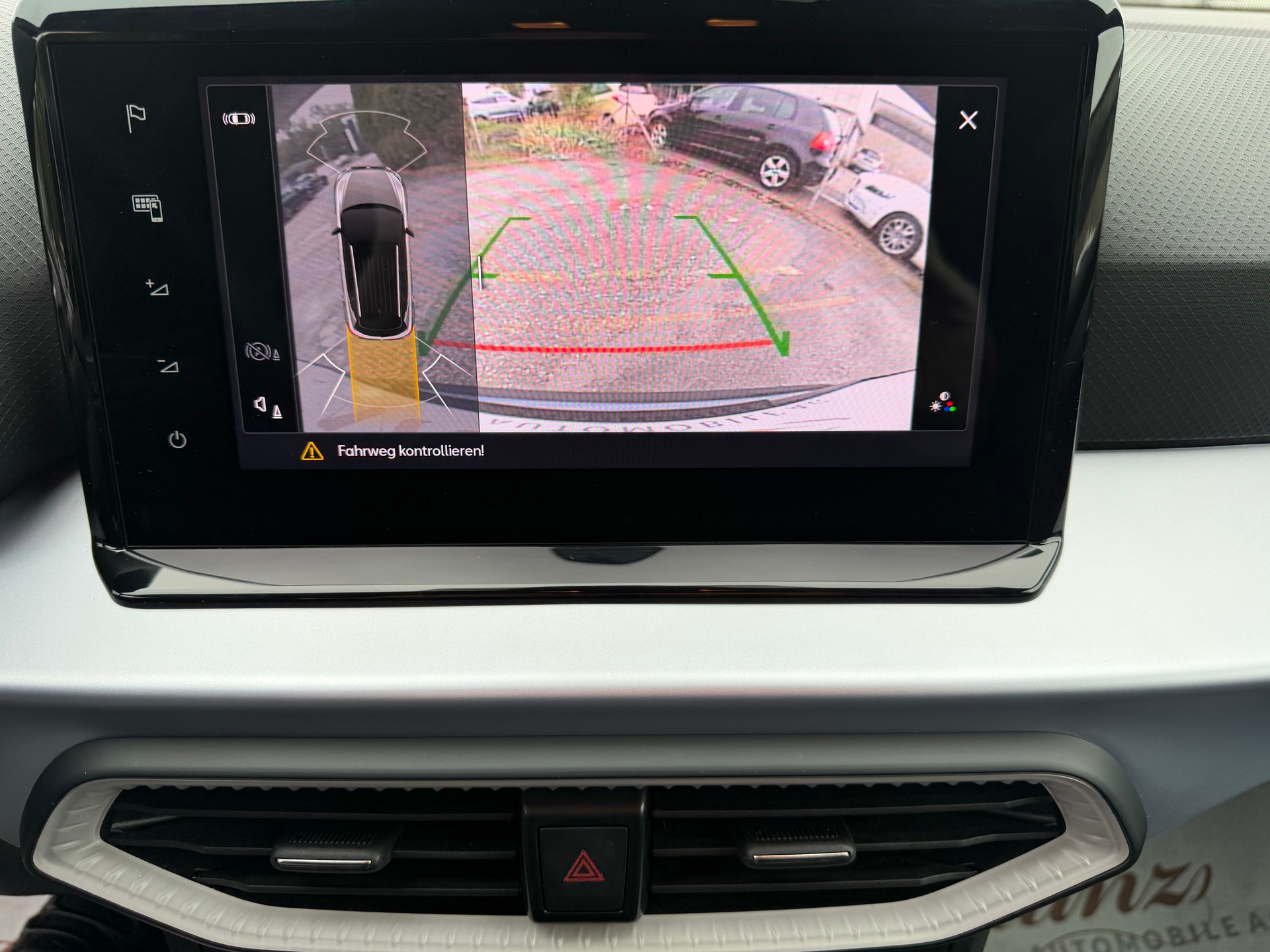 SEAT Arona 1.5 TSI 150PS FR-Line DSG **Top-Ausstattung**-image-12