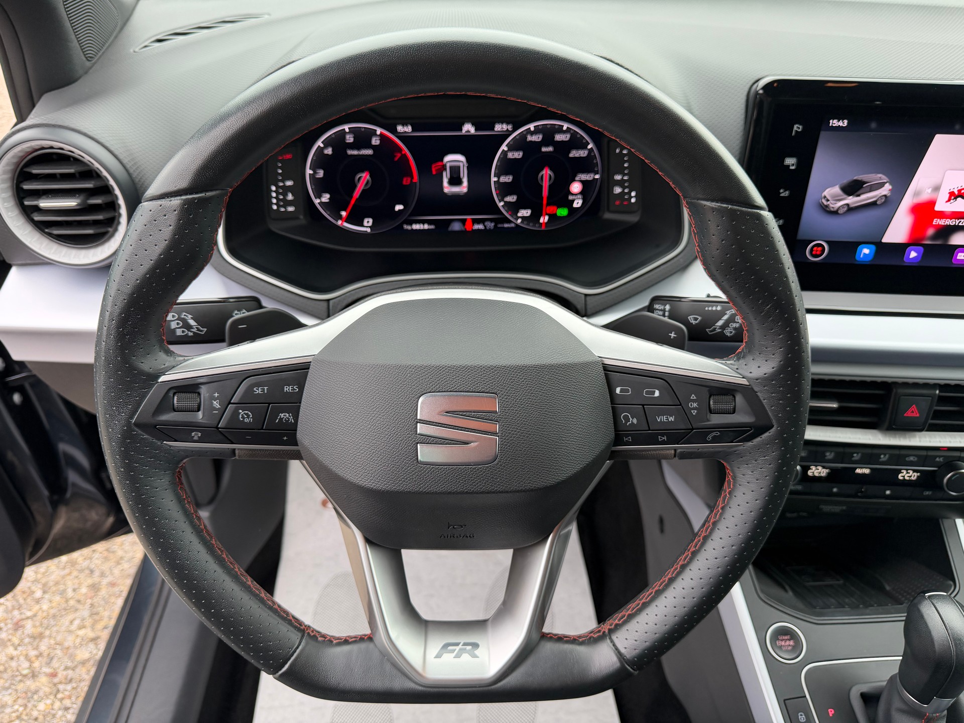SEAT Arona 1.5 TSI 150PS FR-Line DSG **Top-Ausstattung**-image-14