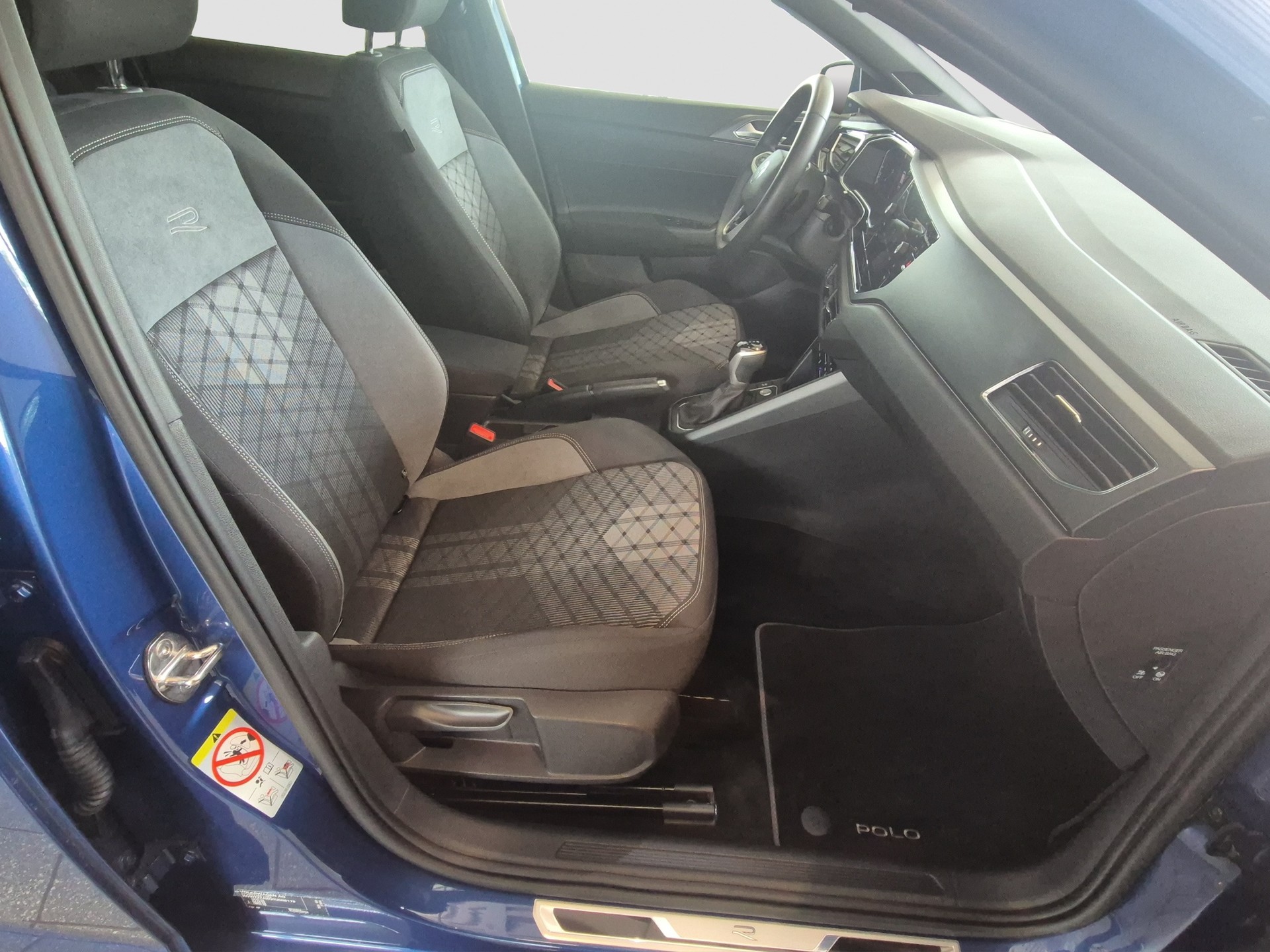 VW Polo 1.0 TSI R-Line DSG-image-17