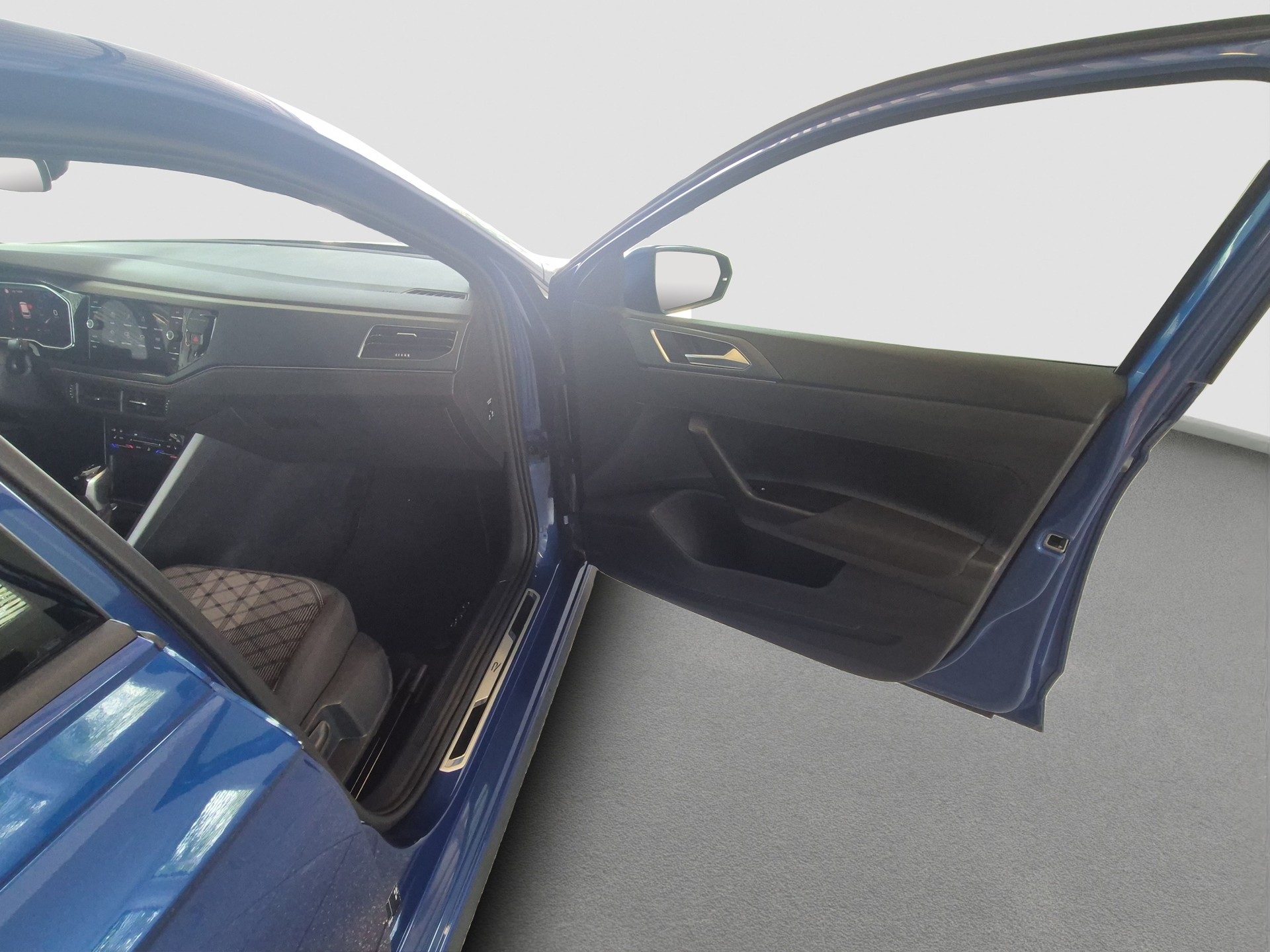 VW Polo 1.0 TSI R-Line DSG-image-15