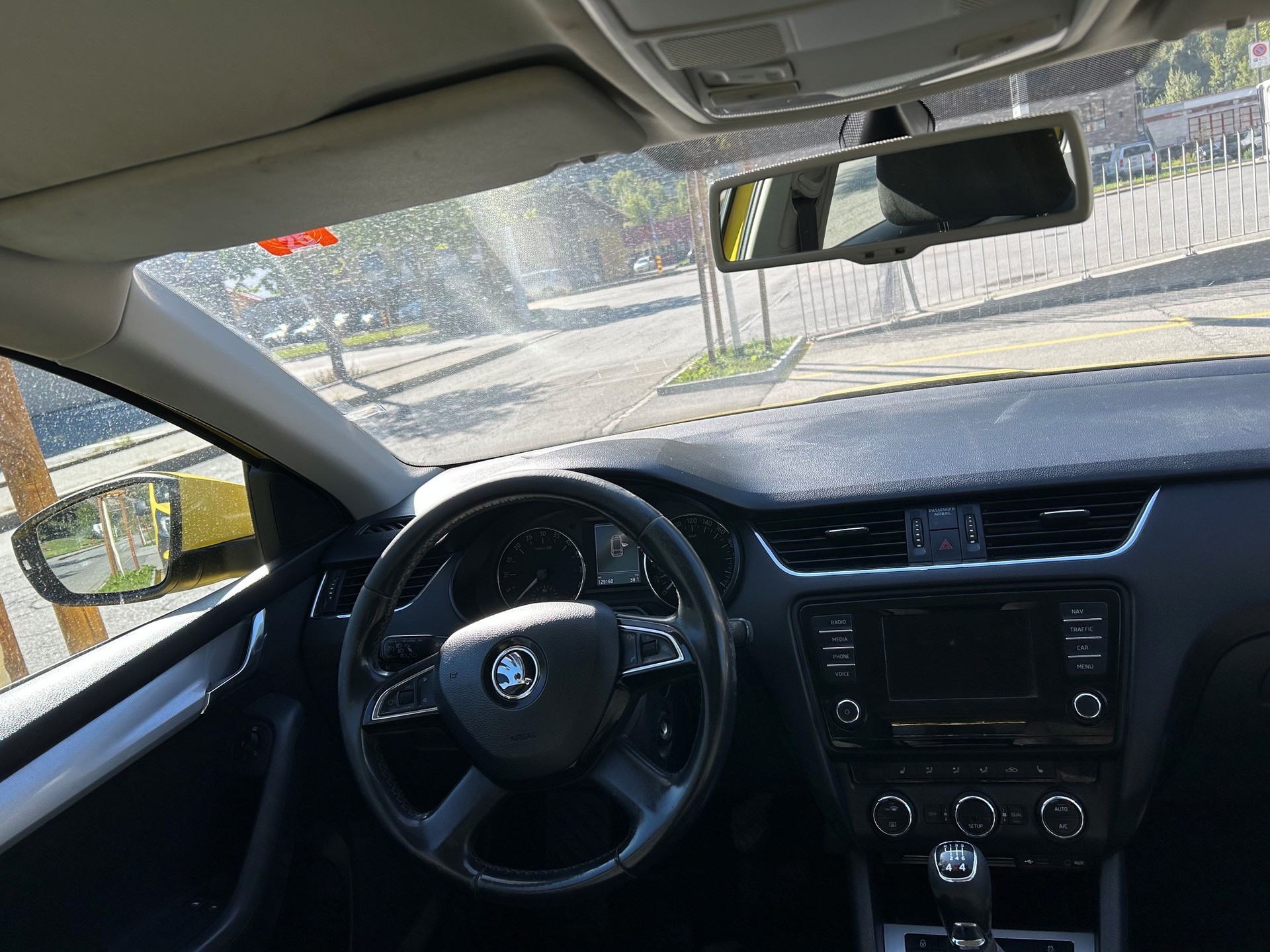 SKODA OCTAVIA-image-4