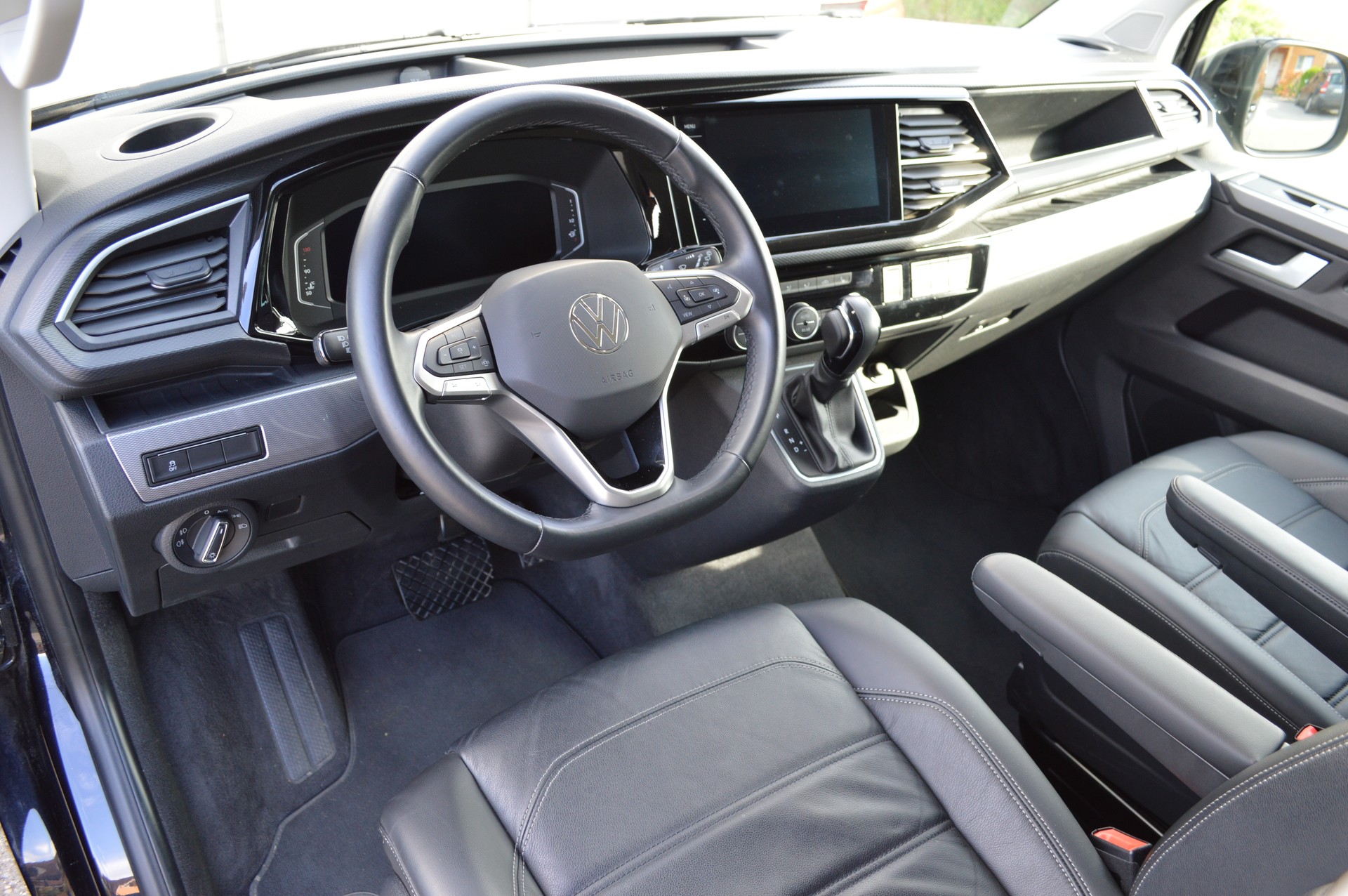 VW T6.1 Multivan 2.0 Bi-TDI Highline 4Motion DSG-image-15