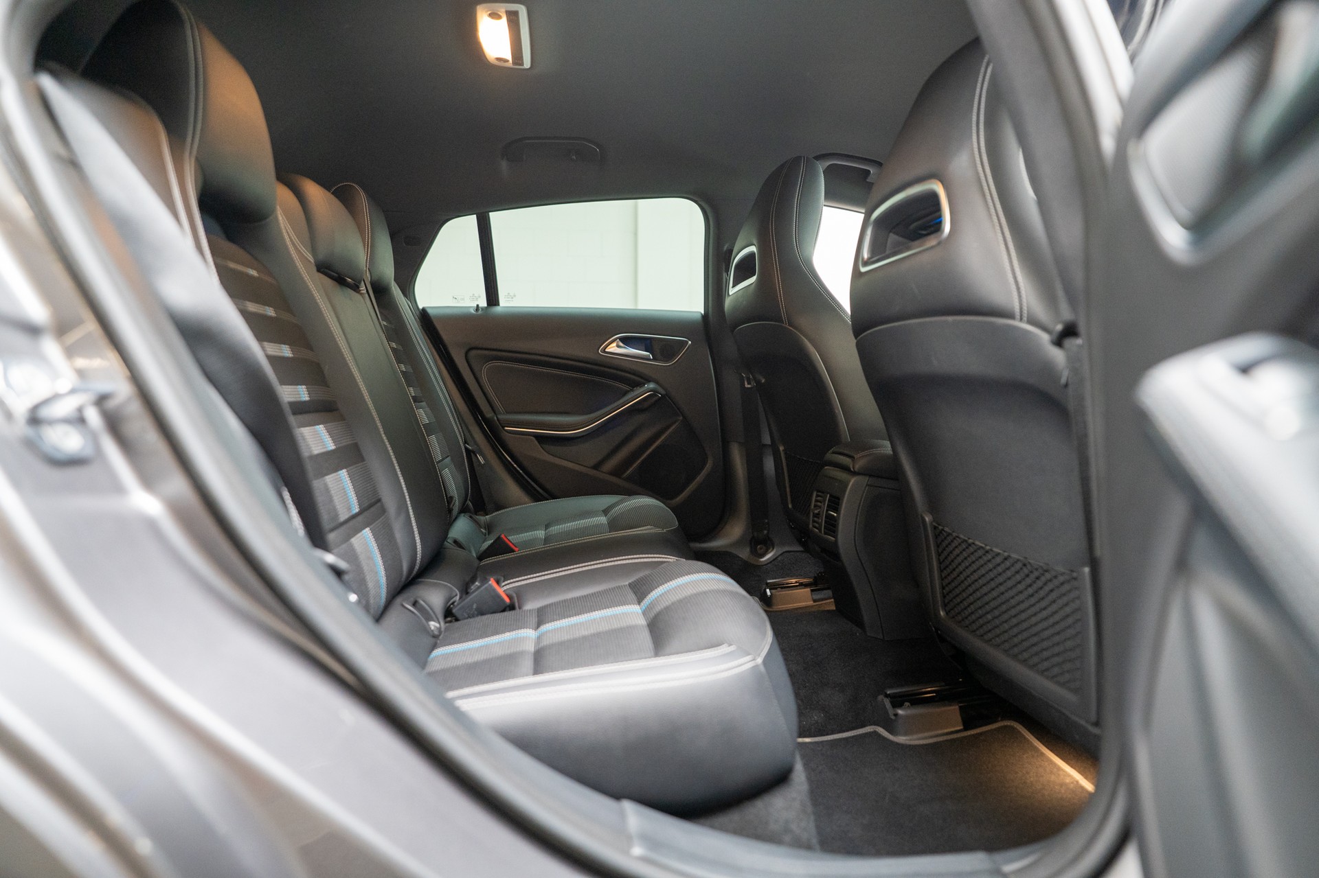 MERCEDES-BENZ CLA 250 Urban Shooting Brake / CH-Fahrzeug / Rückfahrkamera / el.Heckklappe-image-13