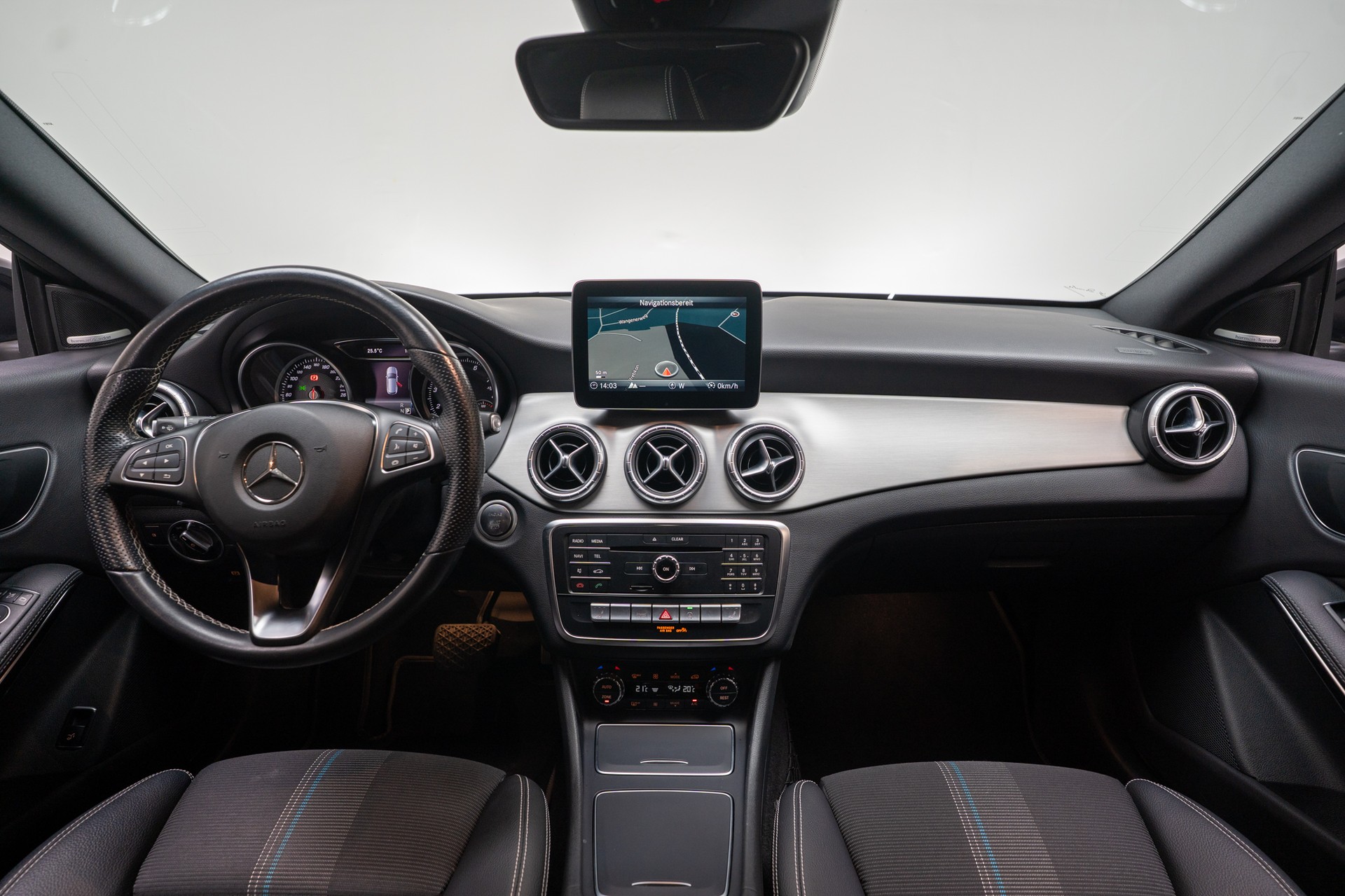MERCEDES-BENZ CLA 250 Urban Shooting Brake / CH-Fahrzeug / Rückfahrkamera / el.Heckklappe-image-16