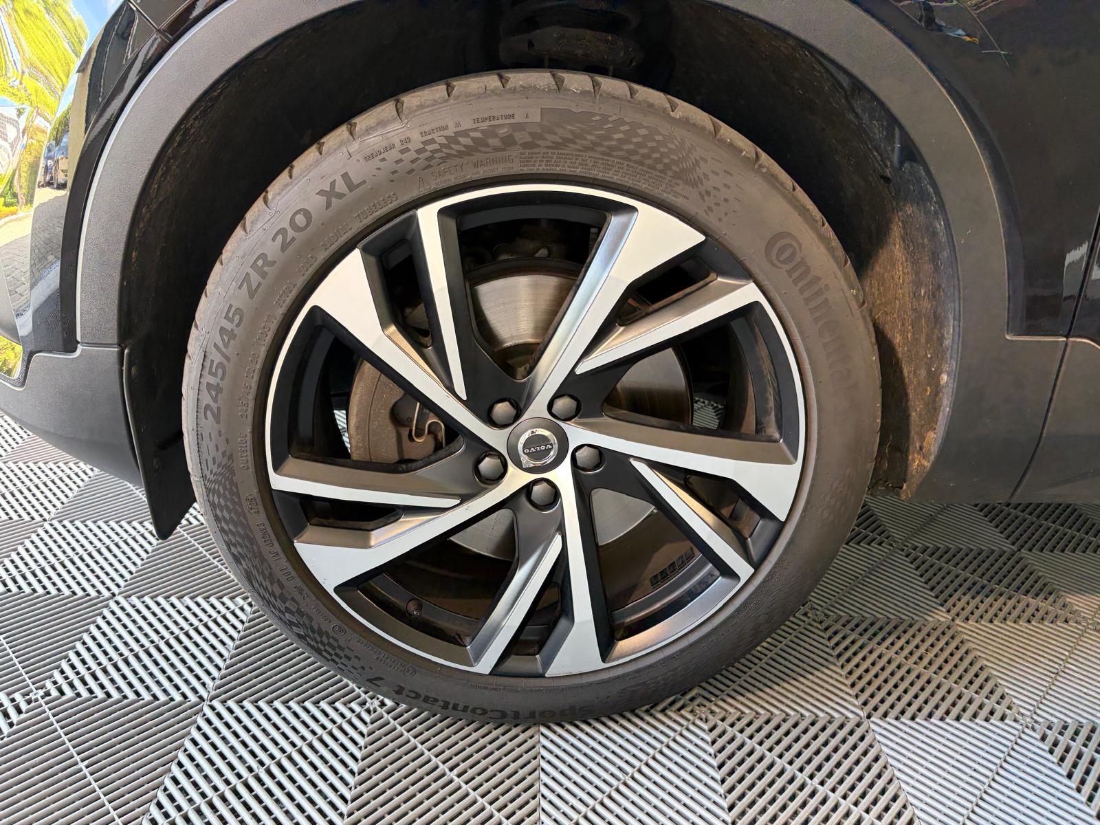 VOLVO XC40 T5 TwE R-Design DCT - Toit ouvrant - Caméra 360-image-28