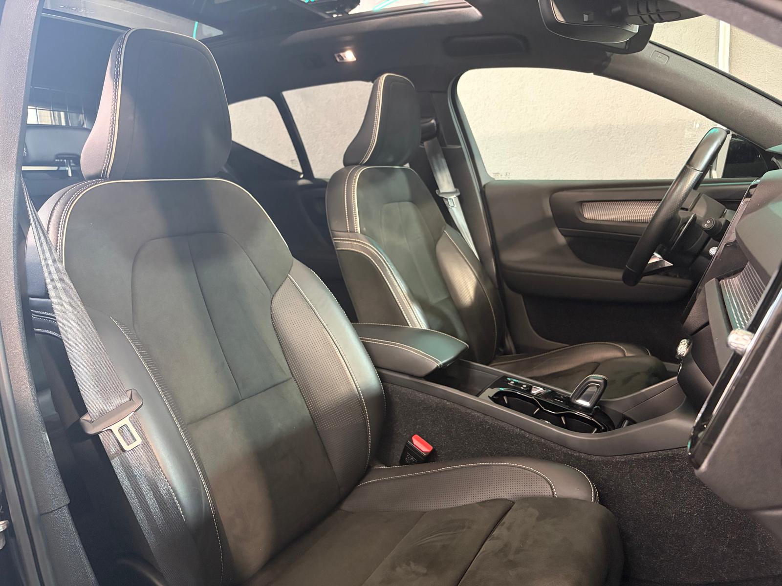 VOLVO XC40 T5 TwE R-Design DCT - Toit ouvrant - Caméra 360-image-14