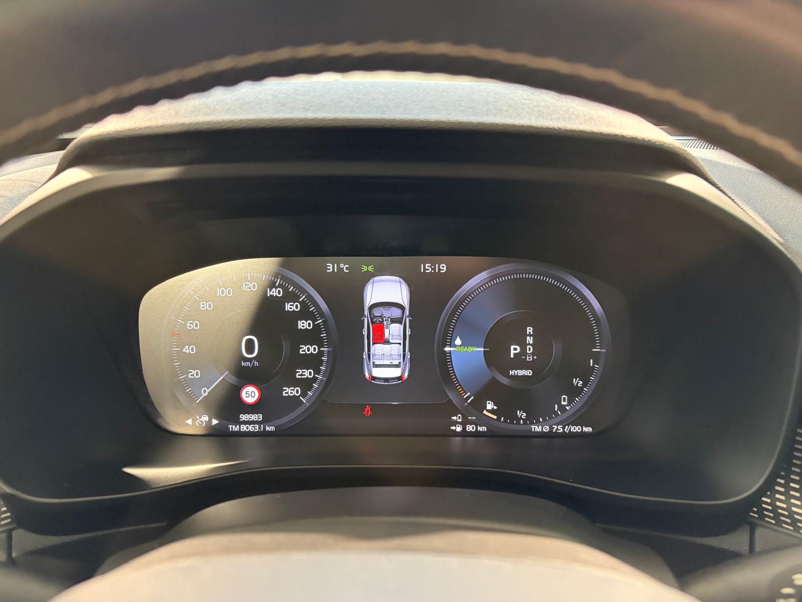 VOLVO XC40 T5 TwE R-Design DCT - Toit ouvrant - Caméra 360-image-18
