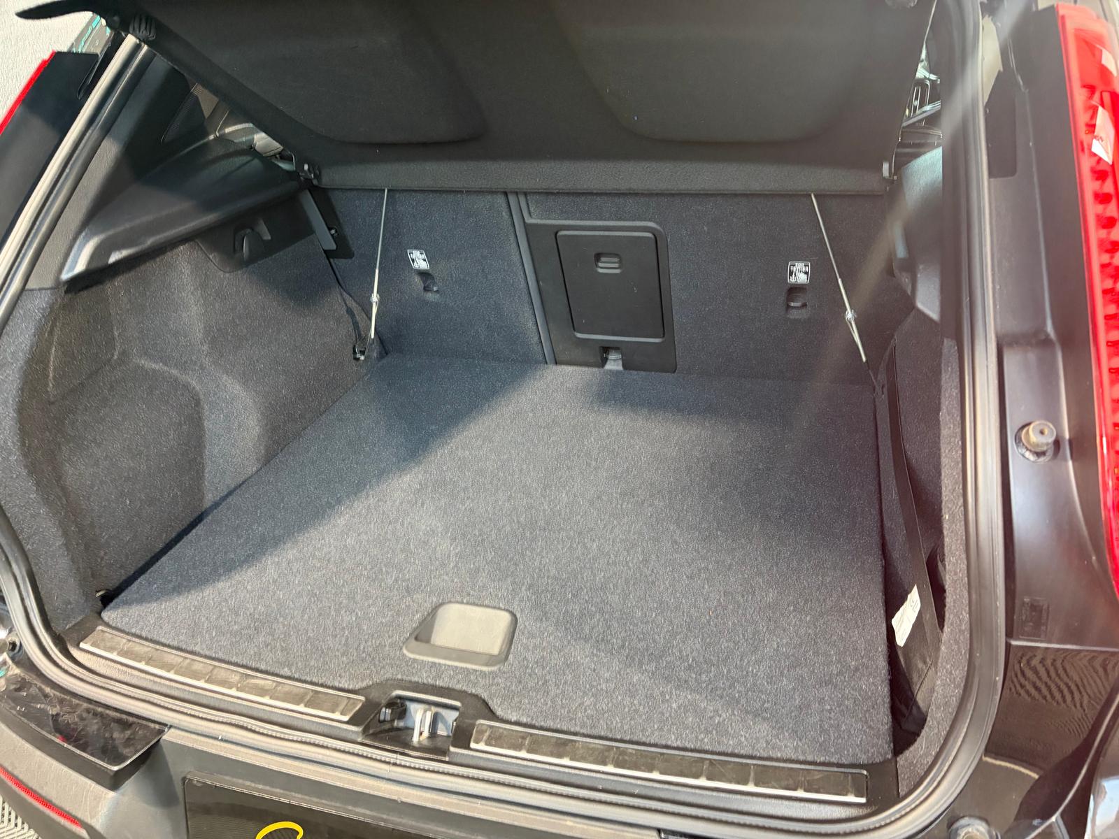 VOLVO XC40 T5 TwE R-Design DCT - Toit ouvrant - Caméra 360-image-24