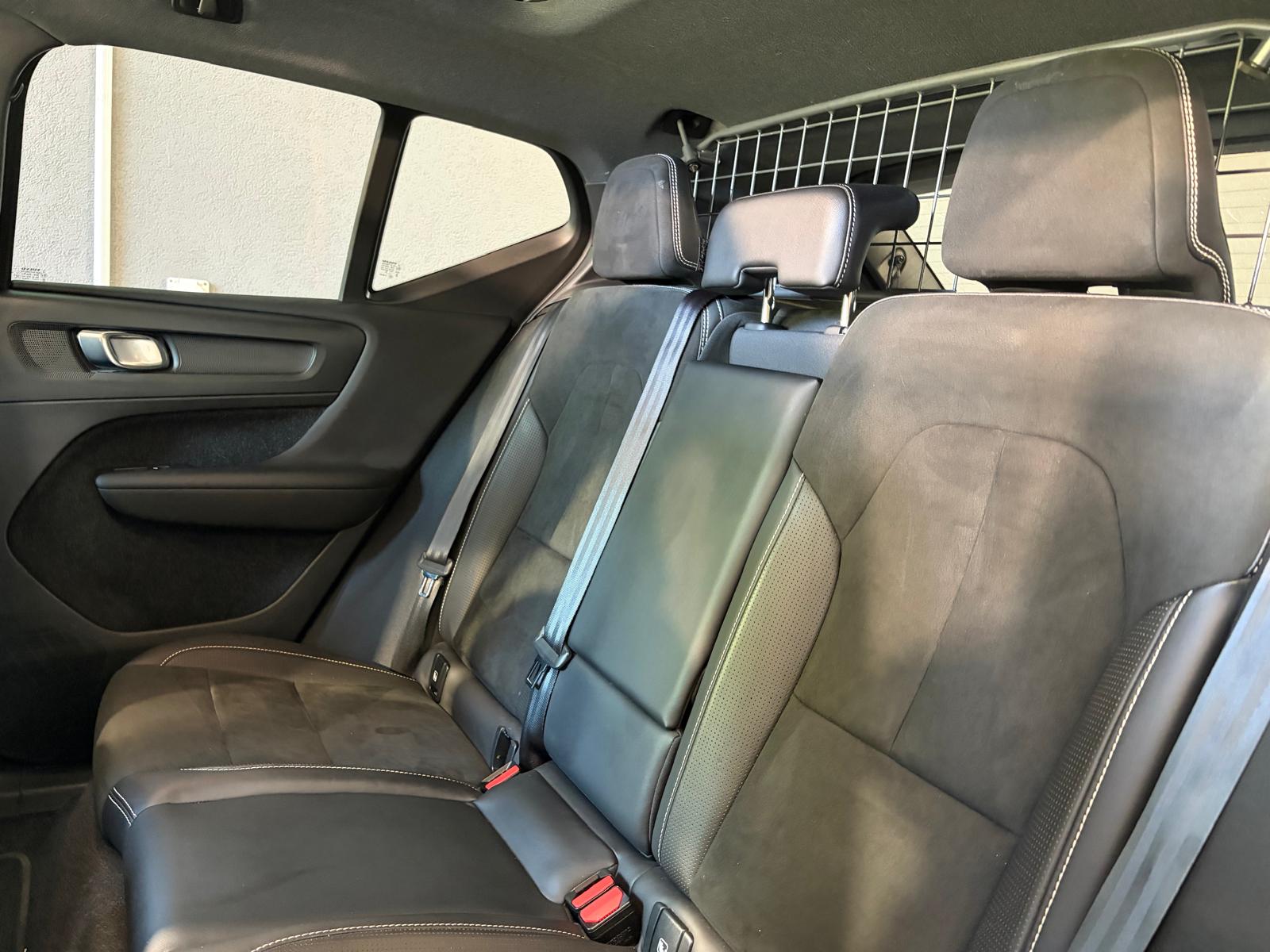 VOLVO XC40 T5 TwE R-Design DCT - Toit ouvrant - Caméra 360-image-13