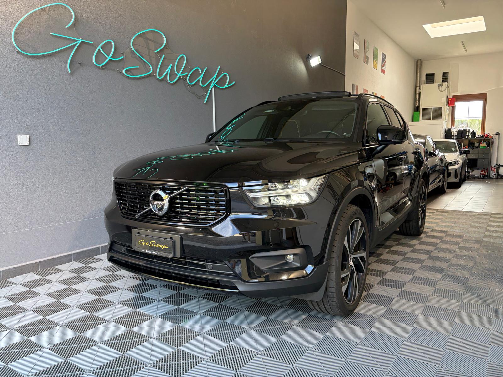 VOLVO XC40 T5 TwE R-Design DCT - Toit ouvrant - Caméra 360-image-0