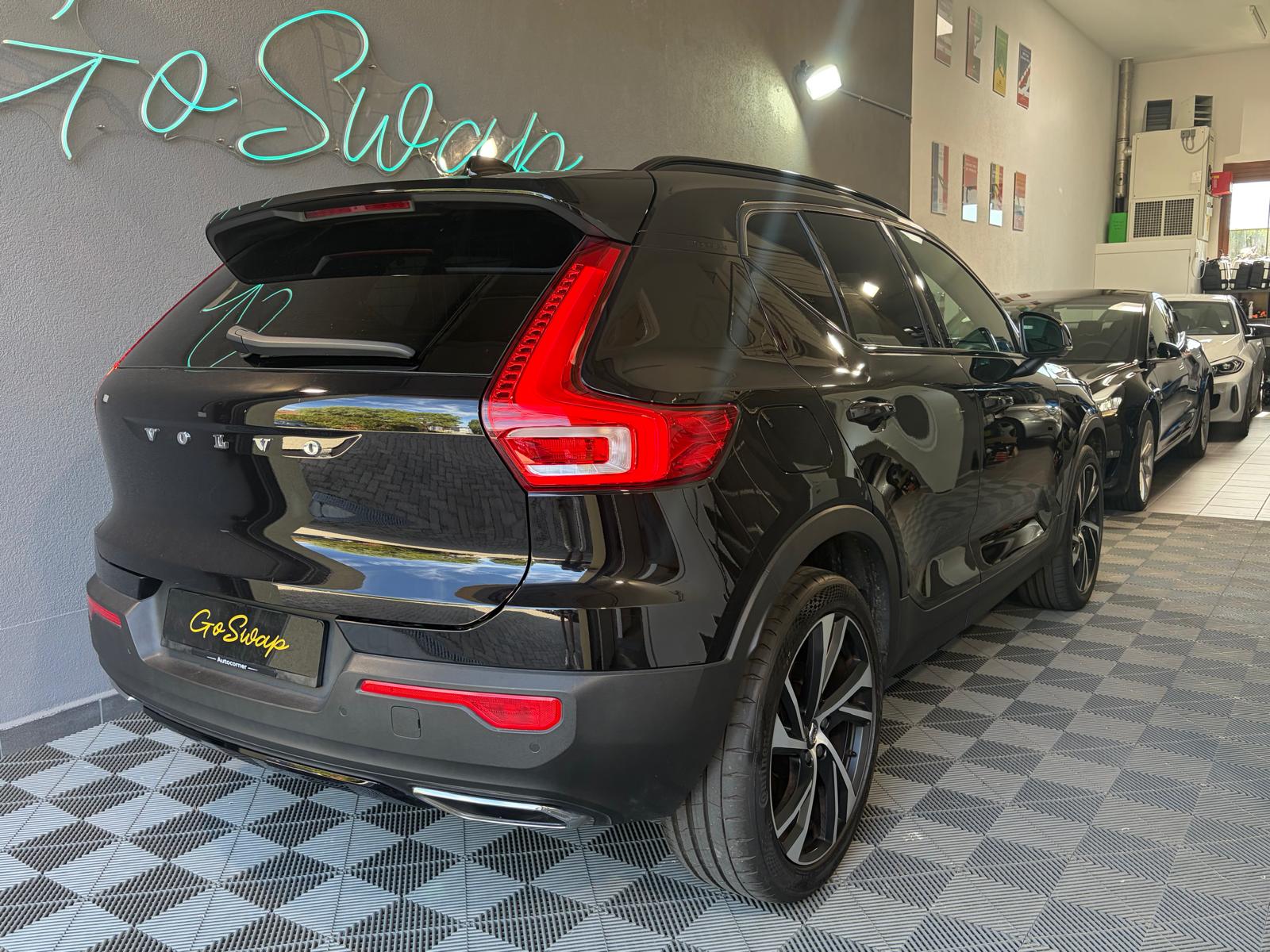 VOLVO XC40 T5 TwE R-Design DCT - Toit ouvrant - Caméra 360-image-4