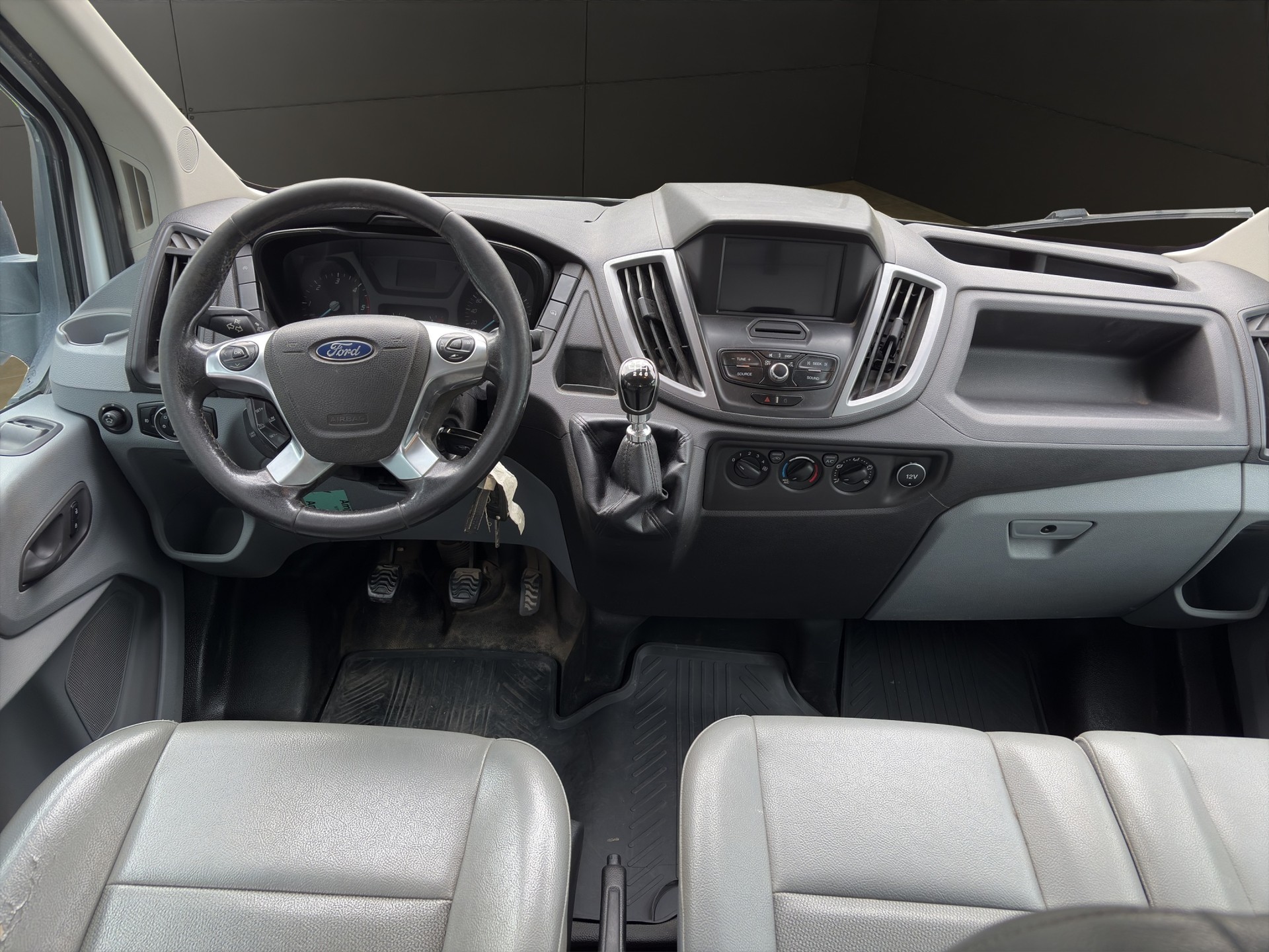 FORD Transit 350 L3 Trend 2.0 TDCi 130 RWD-image-11