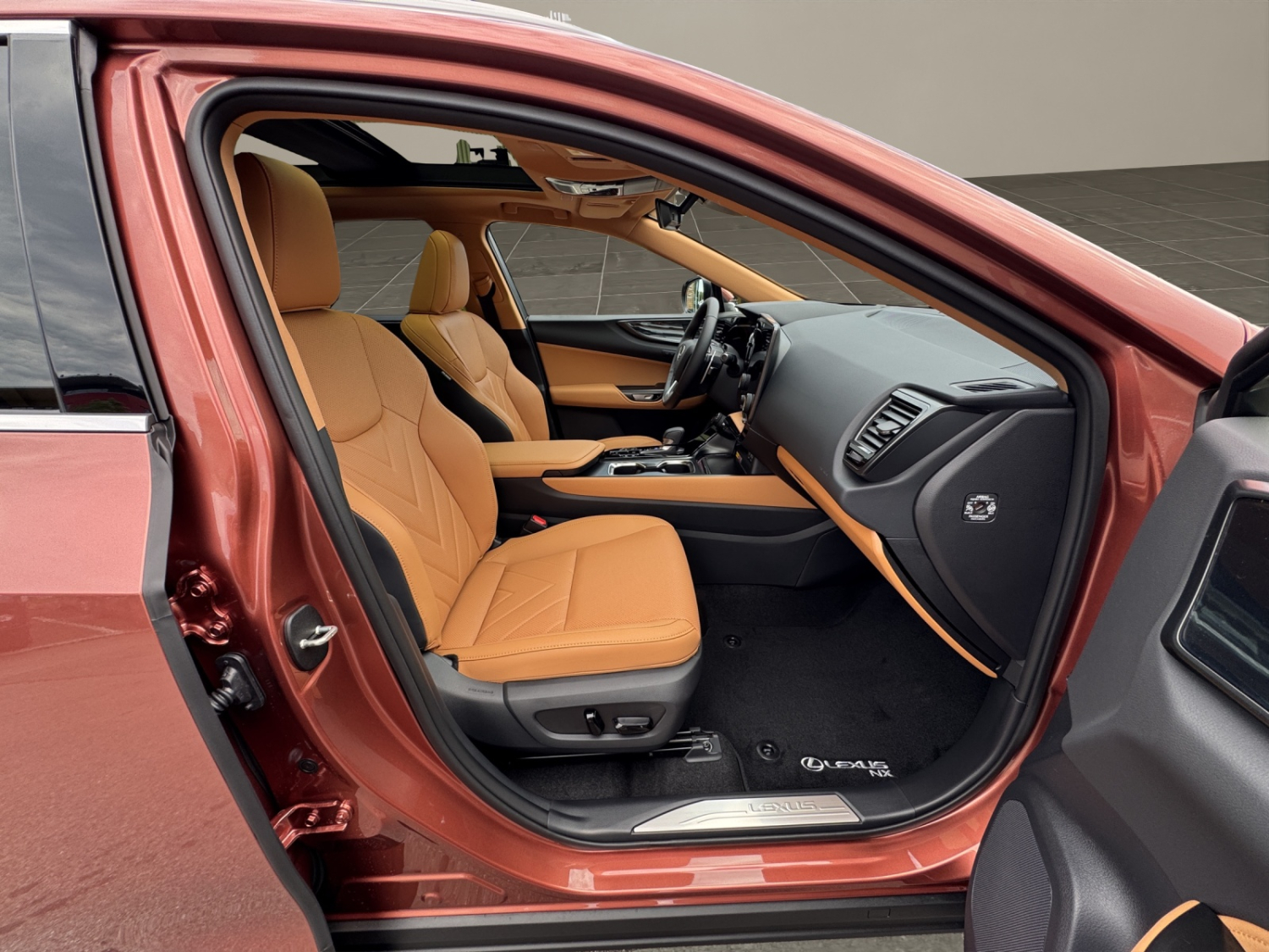 LEXUS NX 450h+ Comfort-image-15