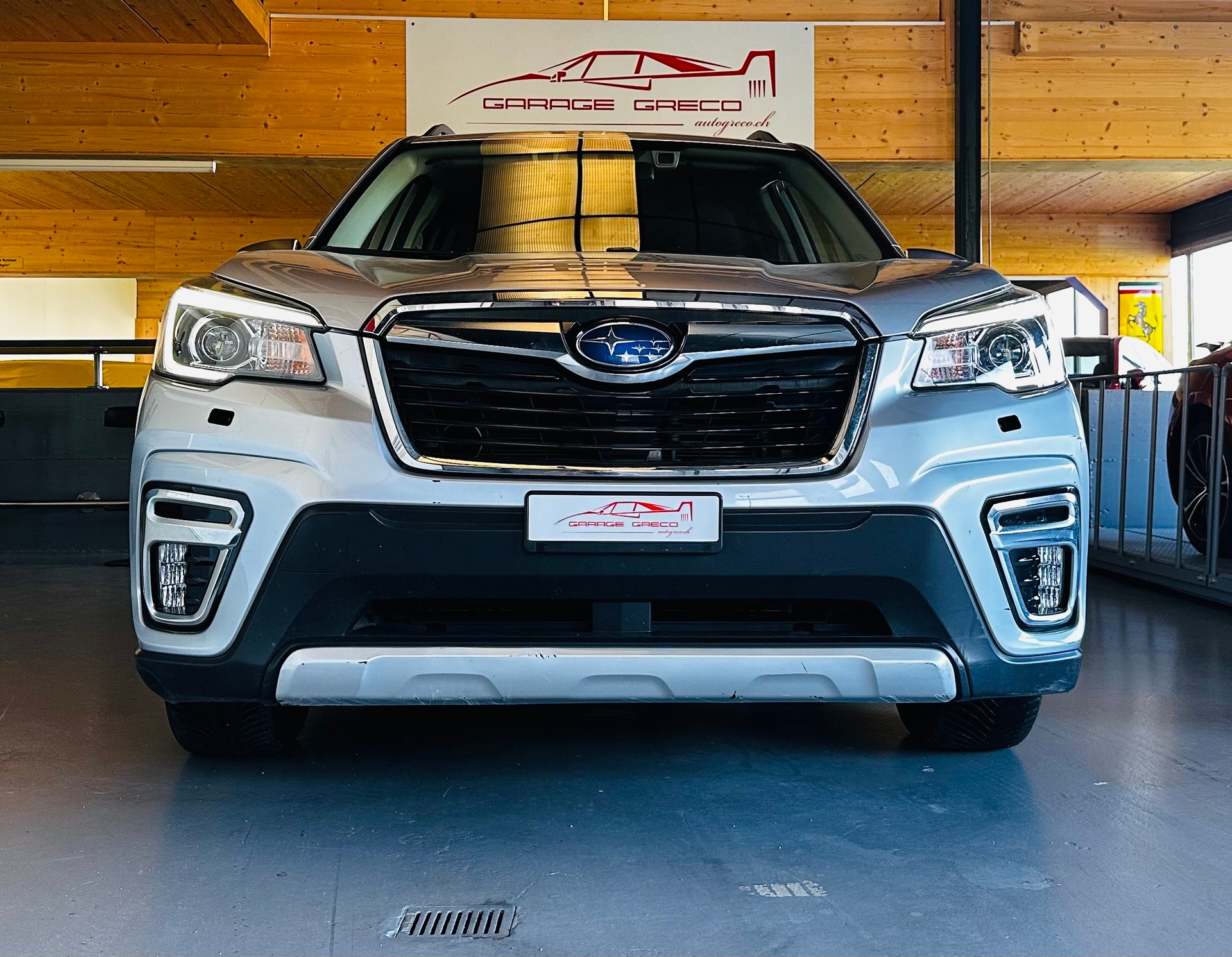 SUBARU Forester 2.0i e-Boxer Advantage Lineartronic-image-3