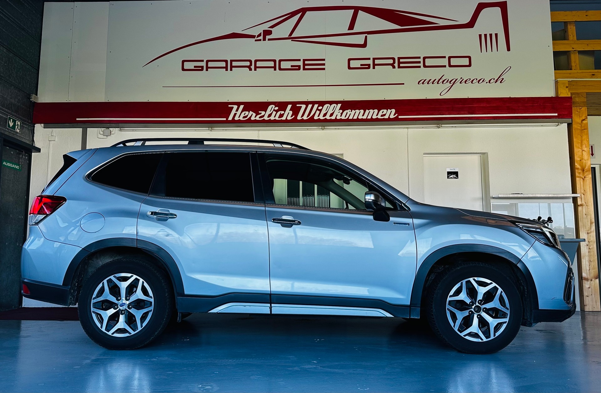 SUBARU Forester 2.0i e-Boxer Advantage Lineartronic-image-1