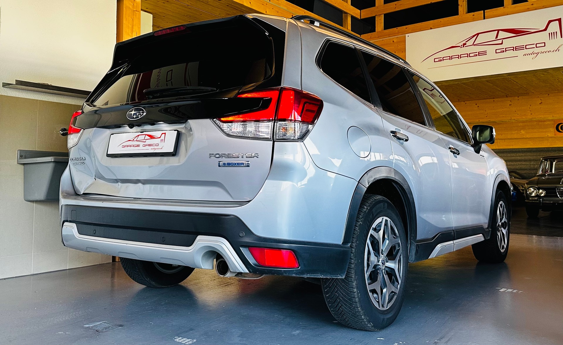 SUBARU Forester 2.0i e-Boxer Advantage Lineartronic-image-5