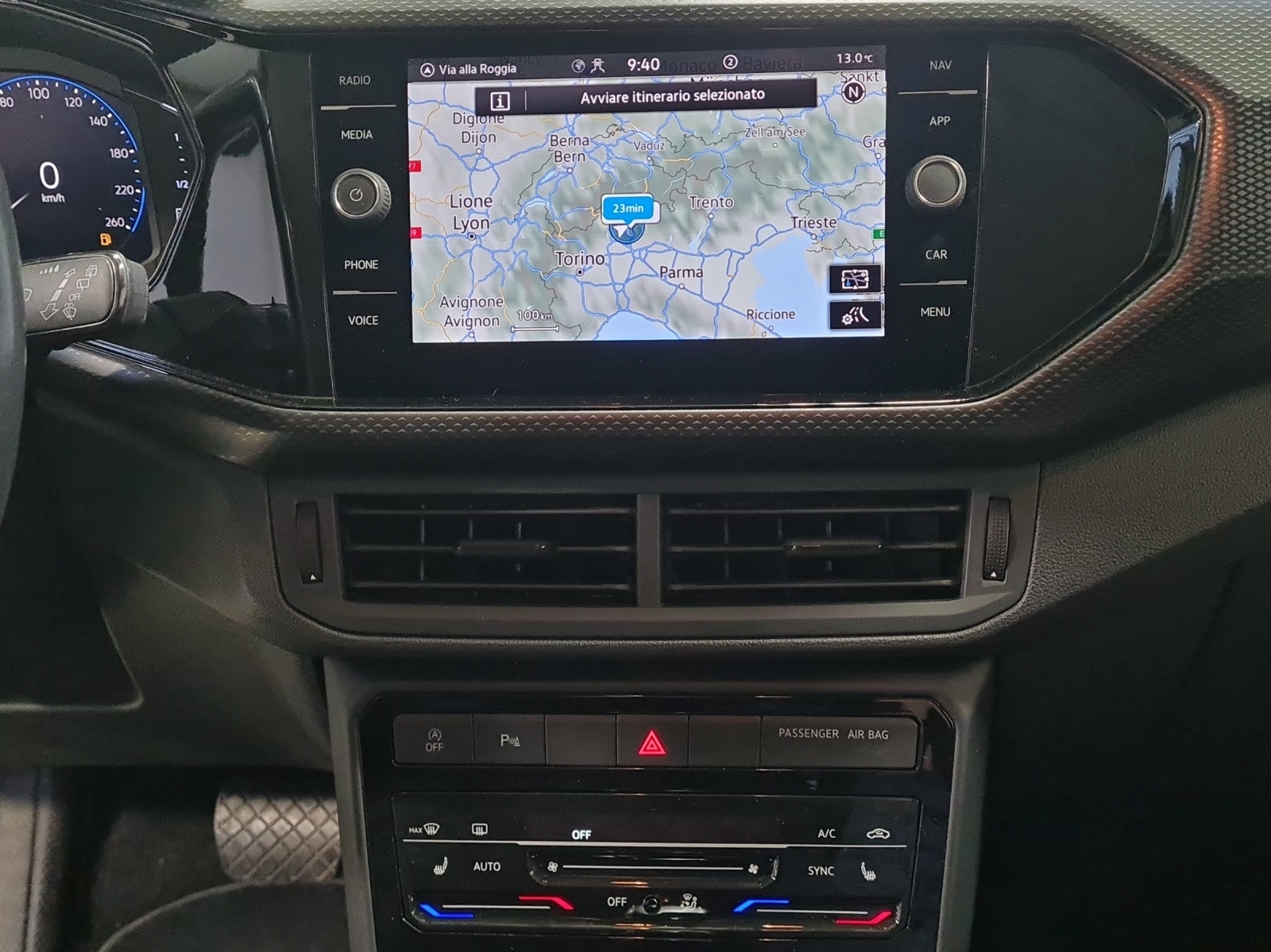 VW T-Cross 1.0 TSI Life DSG-image-10