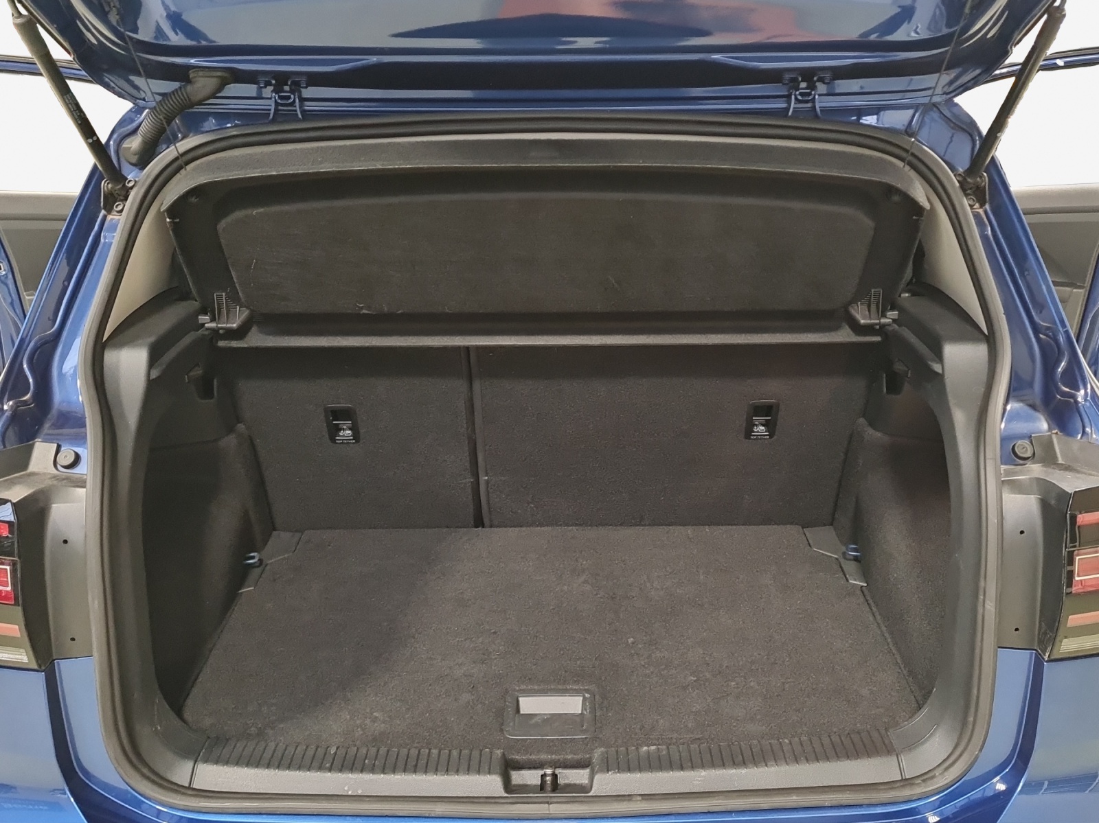 VW T-Cross 1.0 TSI Life DSG-image-12