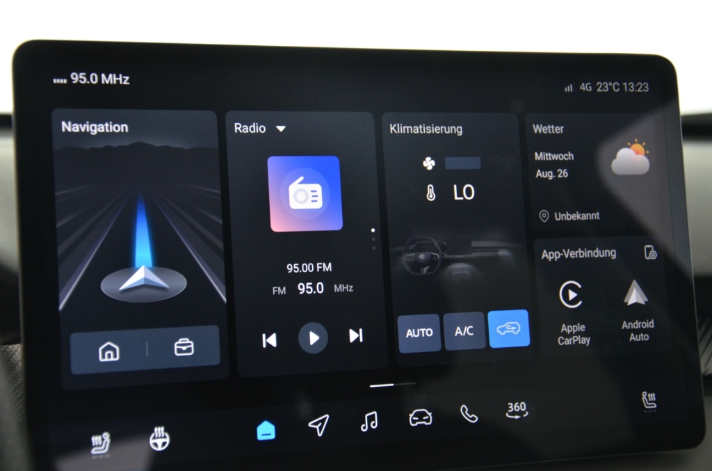 MG 4 EV 64kWh Premium Facelift-image-14
