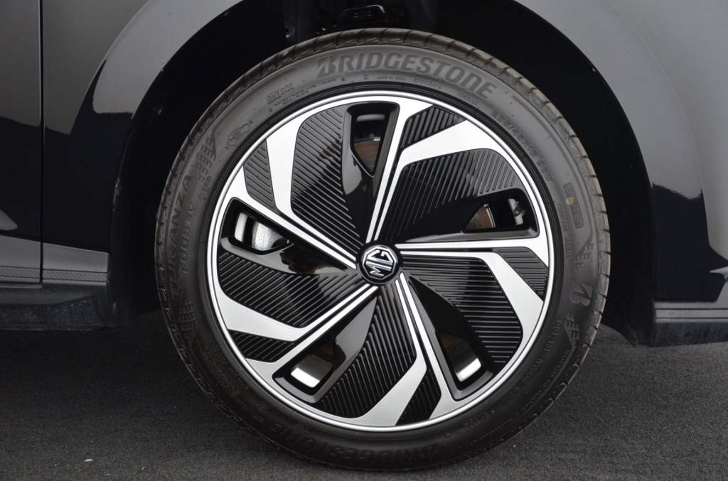 MG 4 EV 64kWh Premium Facelift-image-9