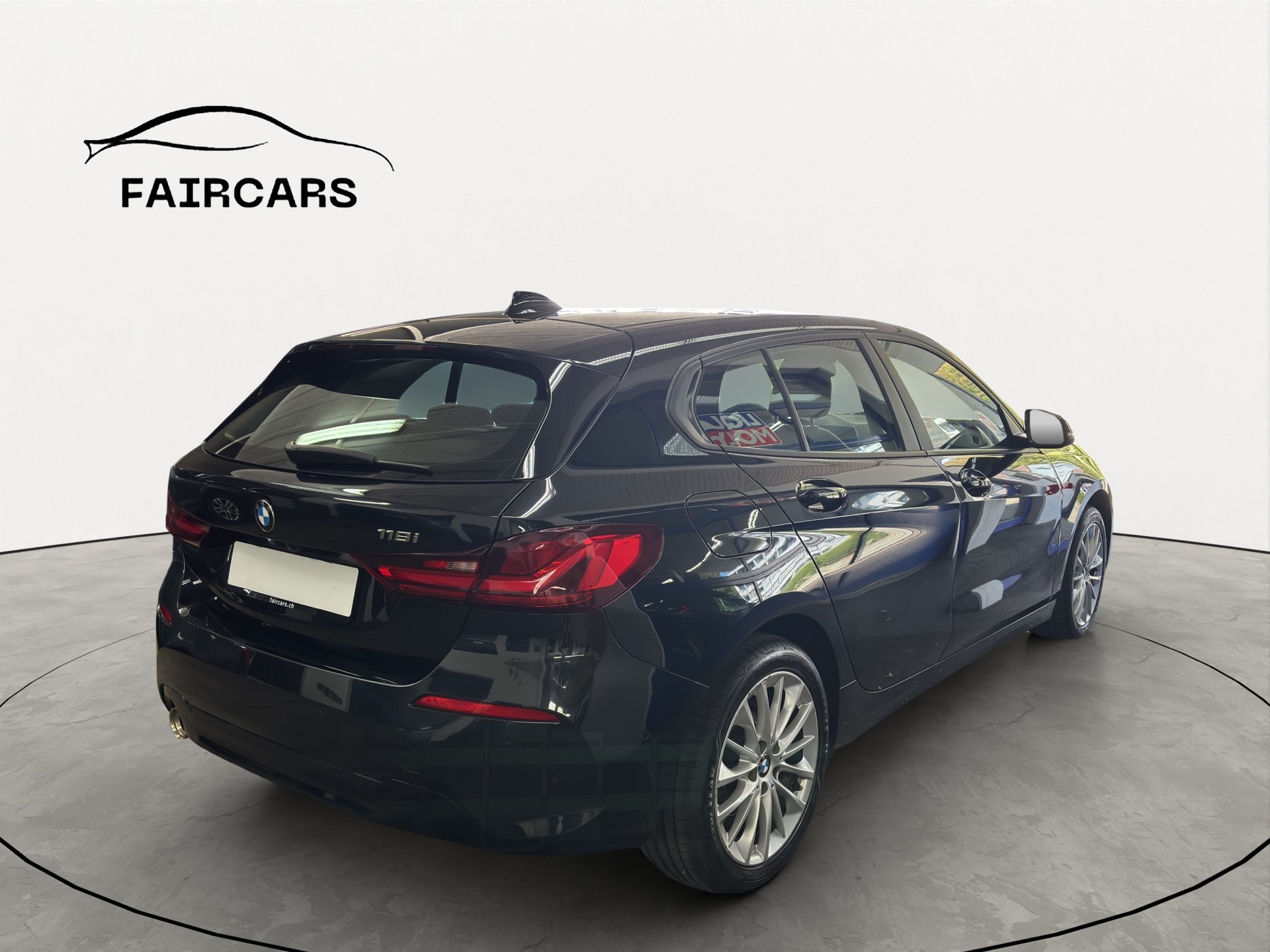 BMW 118i Steptronic-image-5