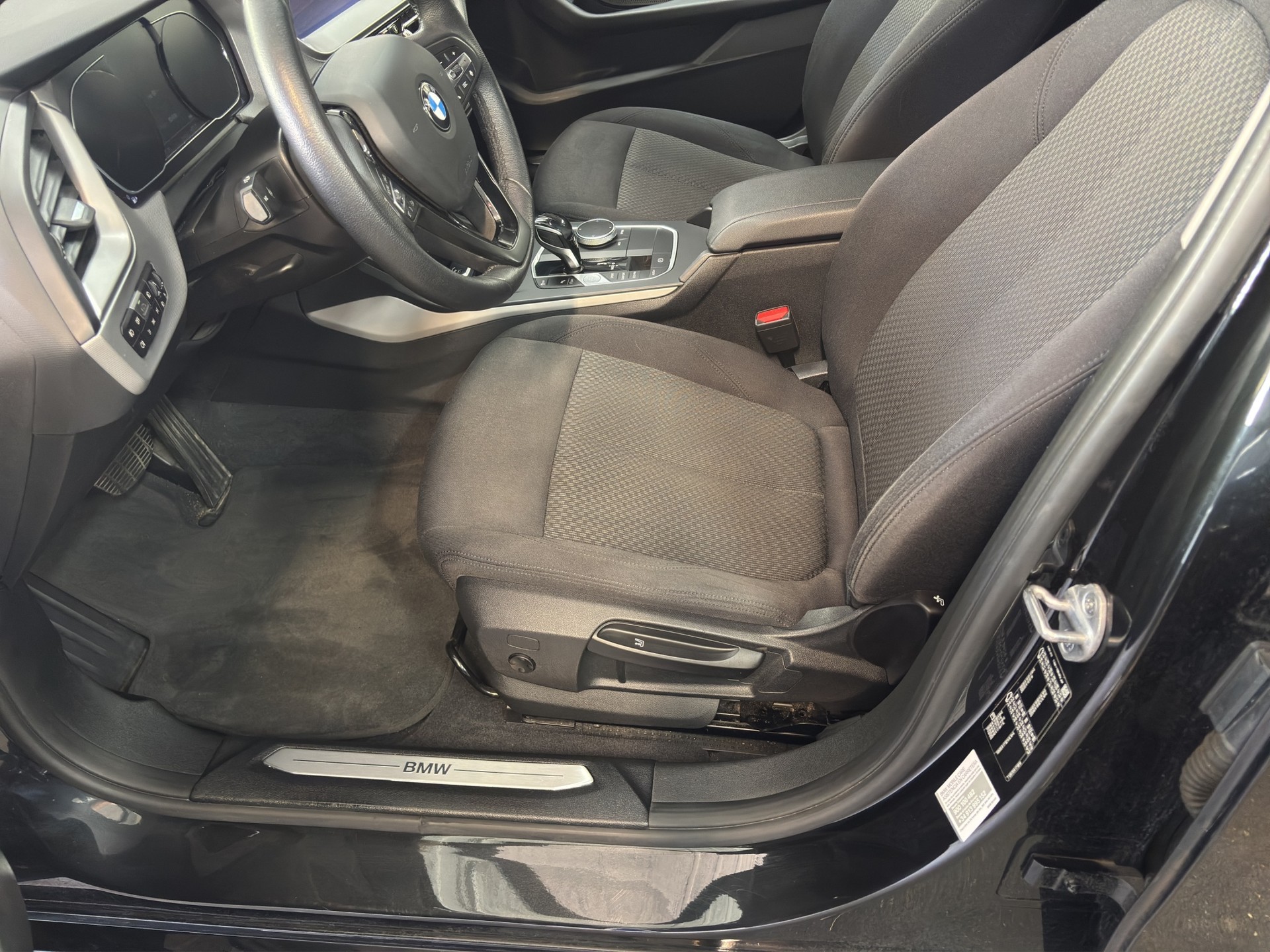 BMW 118i Steptronic-image-8