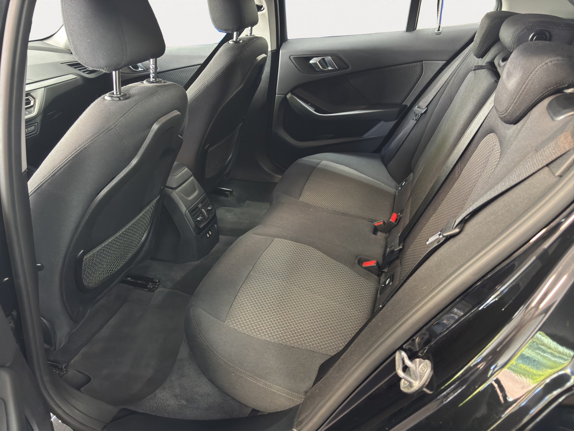 BMW 118i Steptronic-image-12