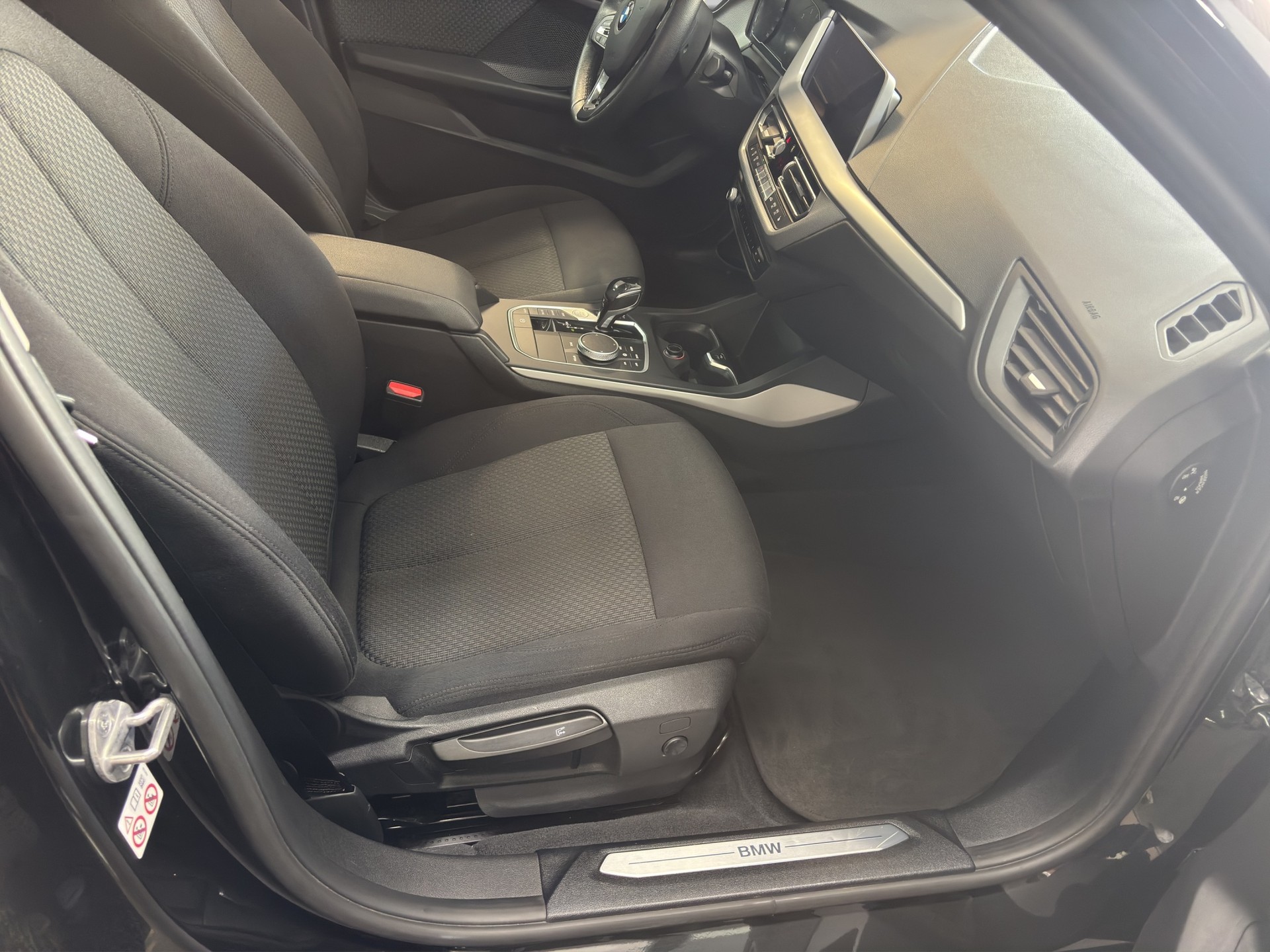 BMW 118i Steptronic-image-17