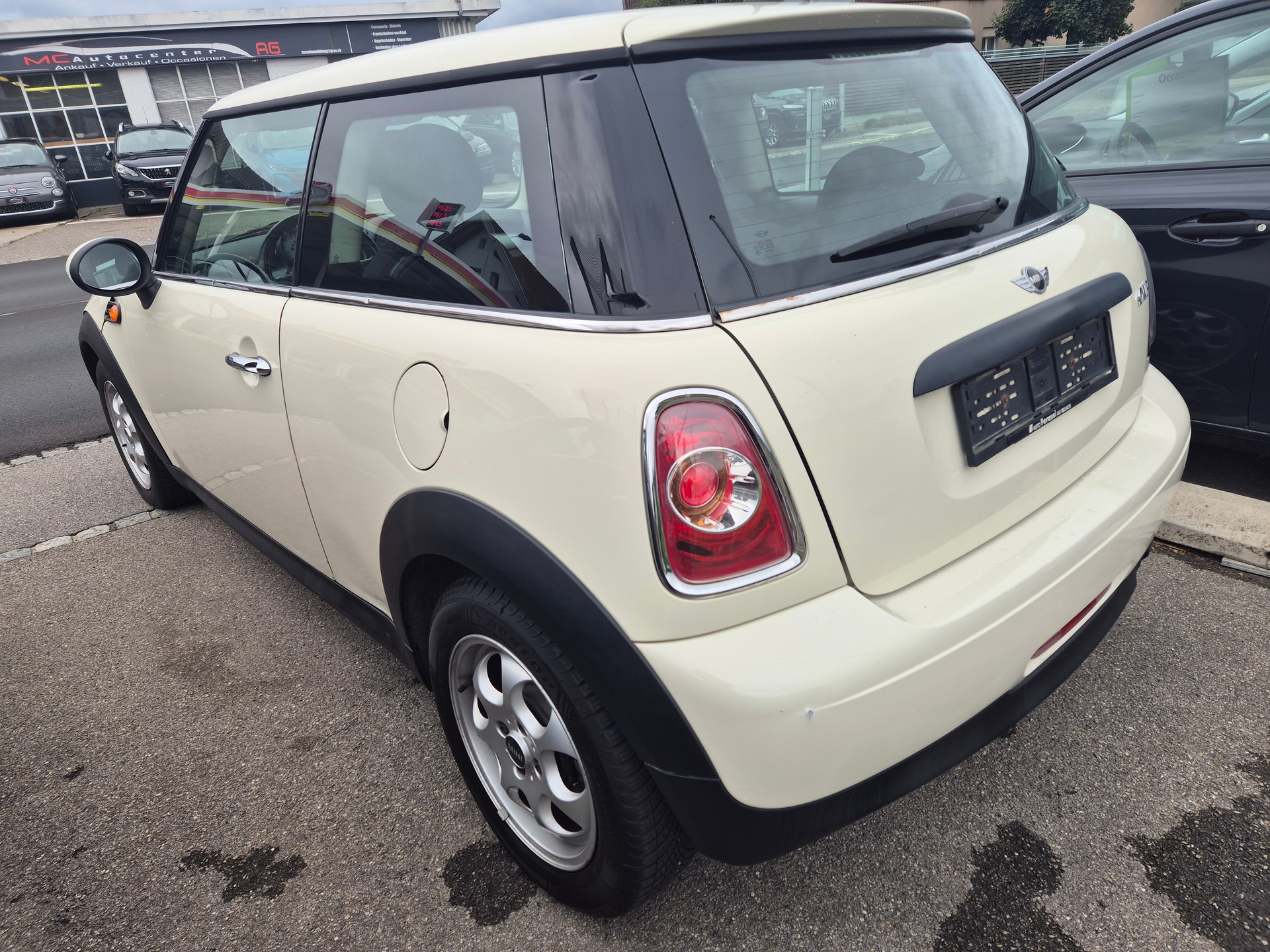 MINI One-image-3