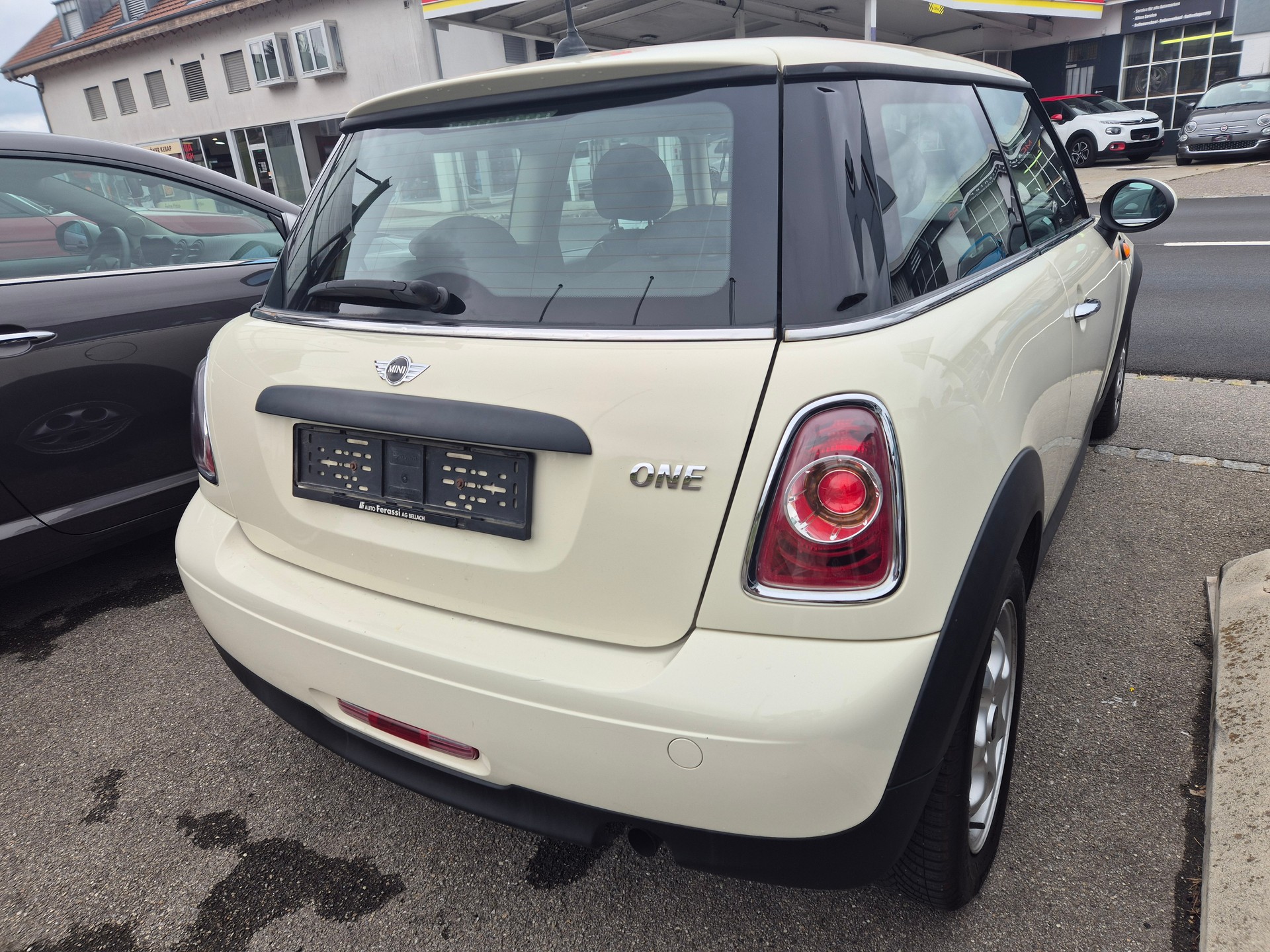 MINI One-image-2