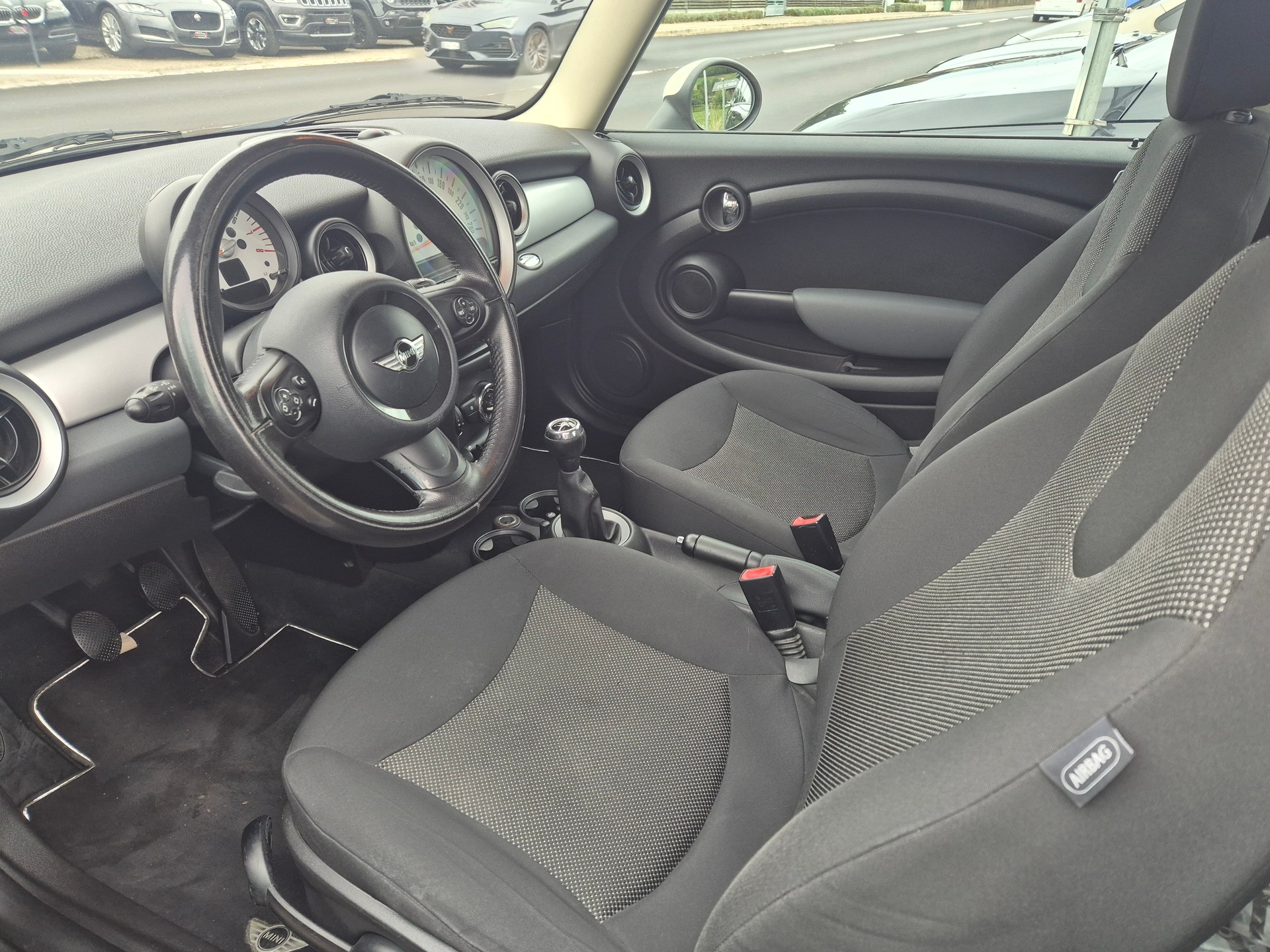 MINI One-image-4
