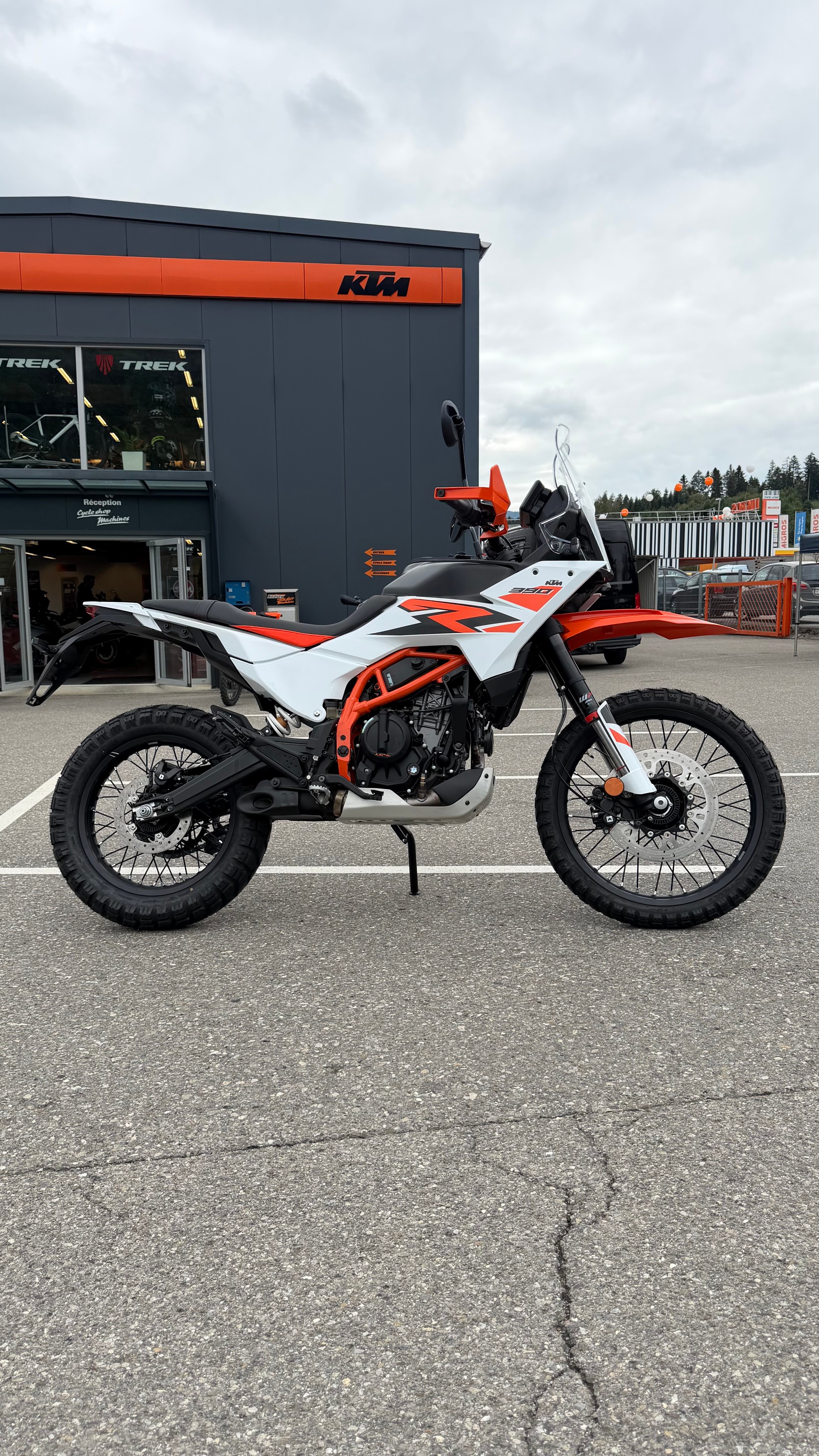 KTM 390 Adventure R-showroom-element-1