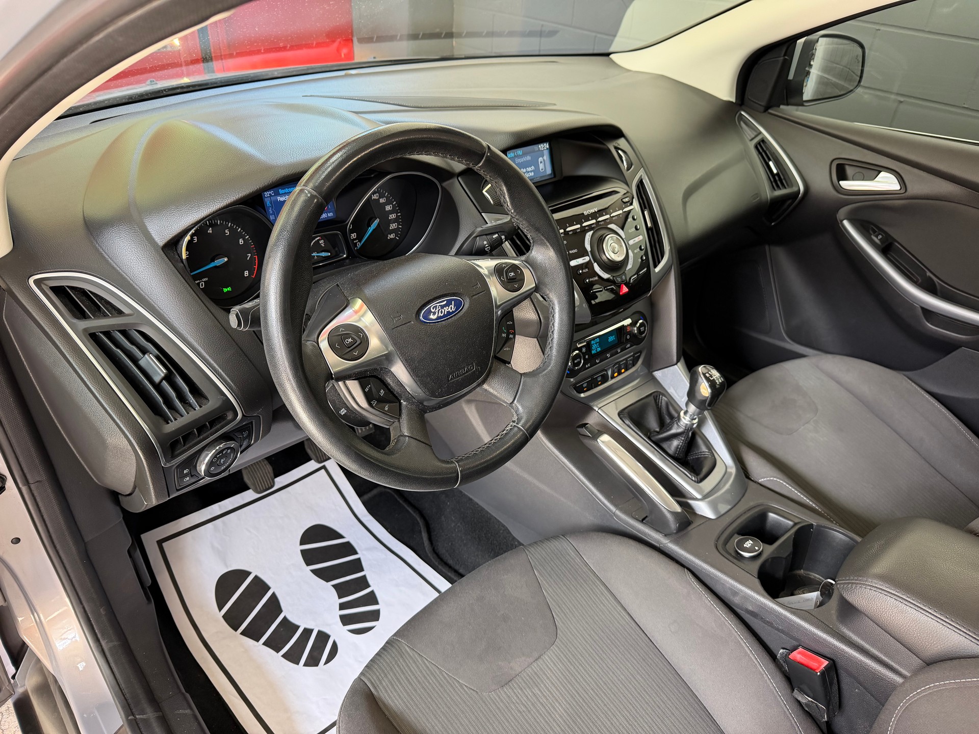 FORD Focus 1.6 SCTi Titanium //NEU AB MFK!-image-10