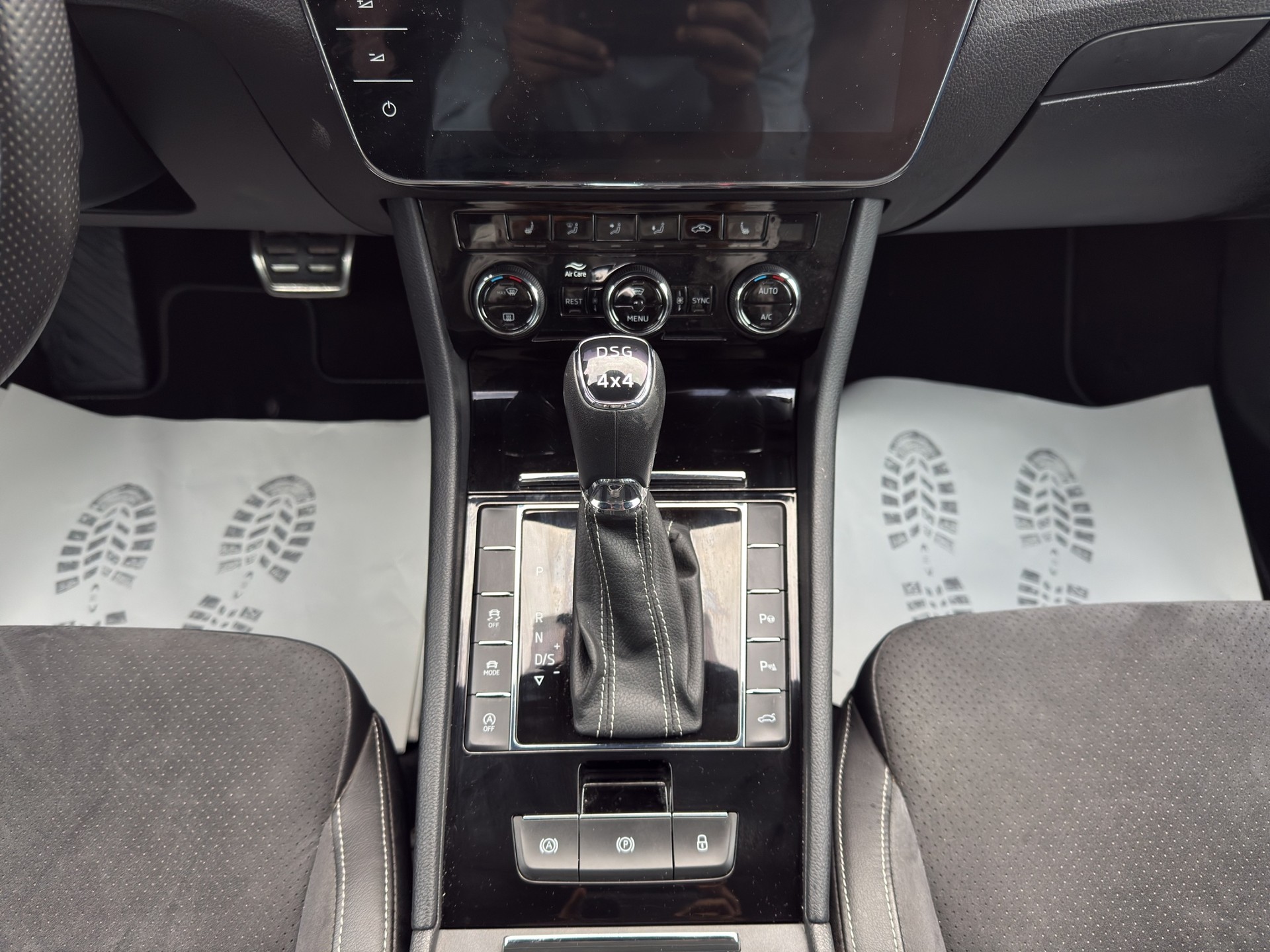 SKODA Superb Combi 2.0 TSI SportLine+ DSG 4x4-image-11